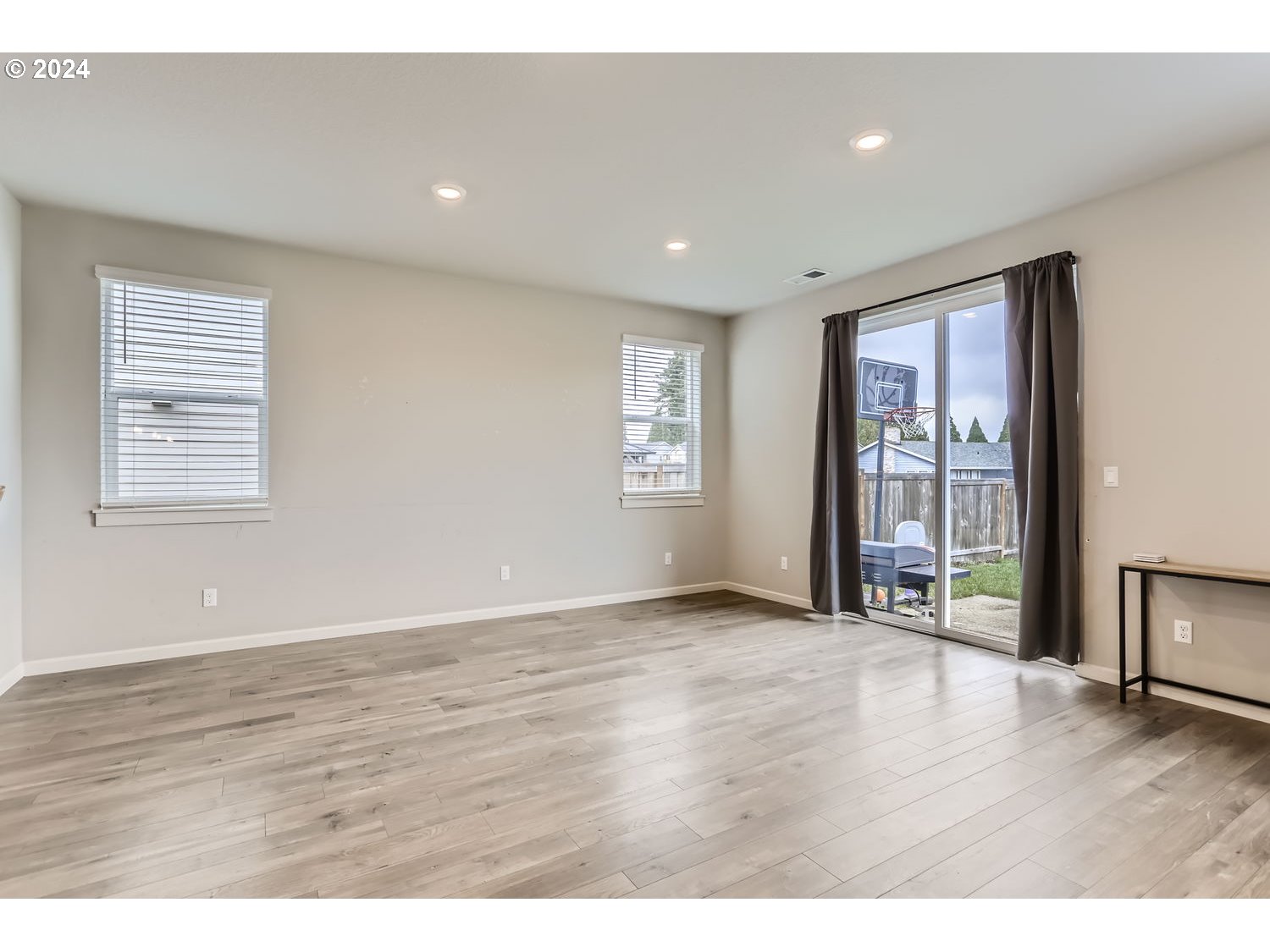 438 SW 16TH AVE