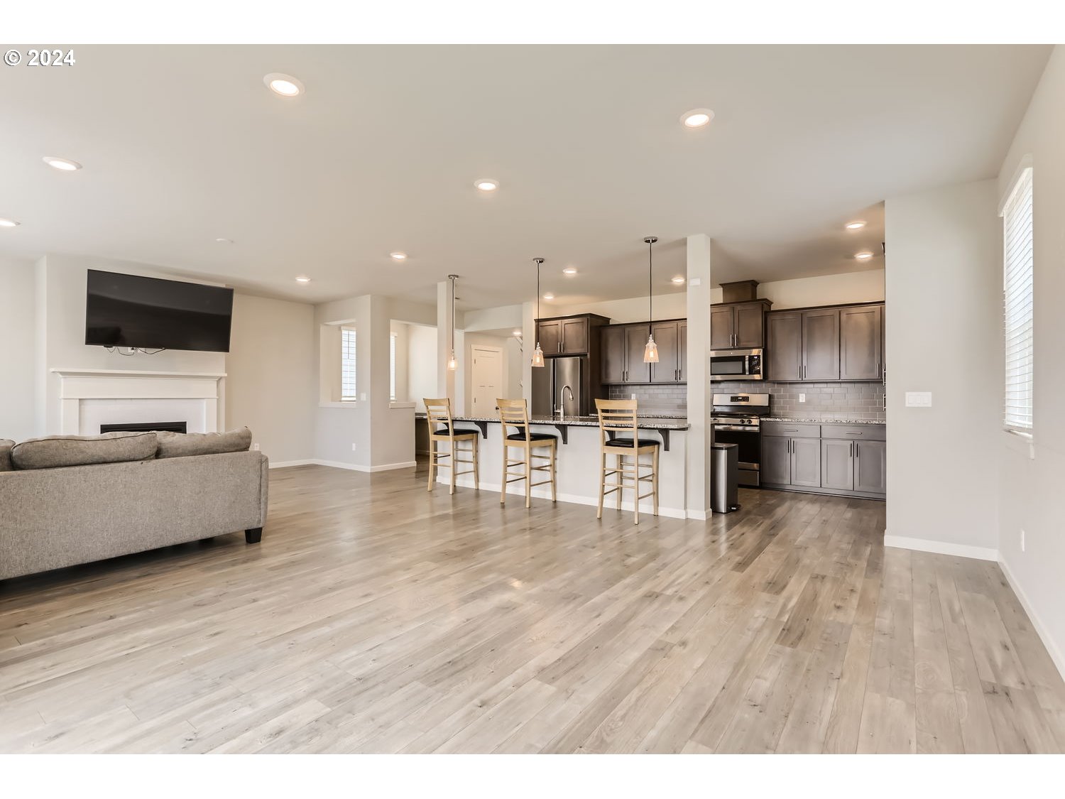 438 SW 16TH AVE