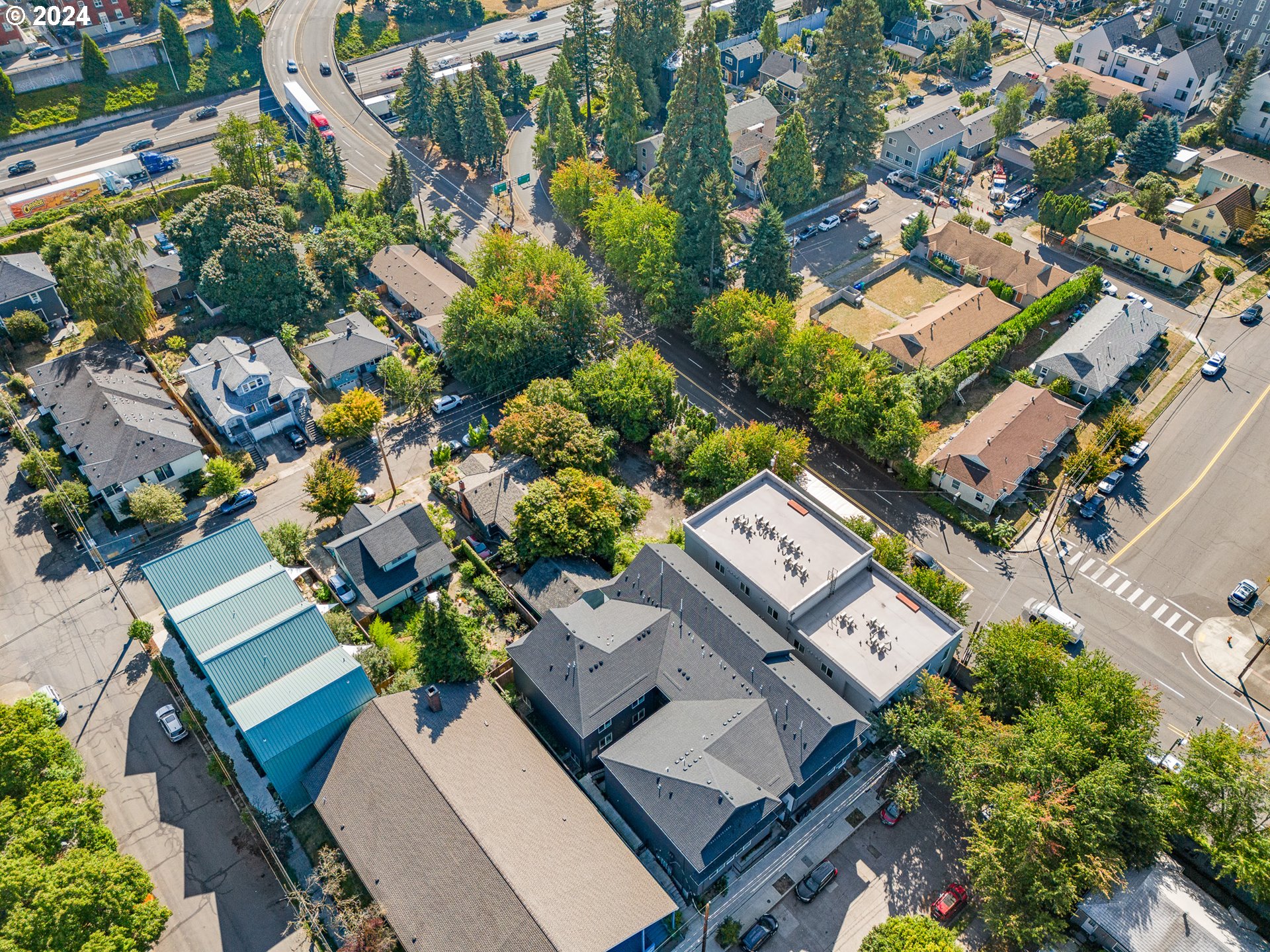 N Montana AVE, Portland