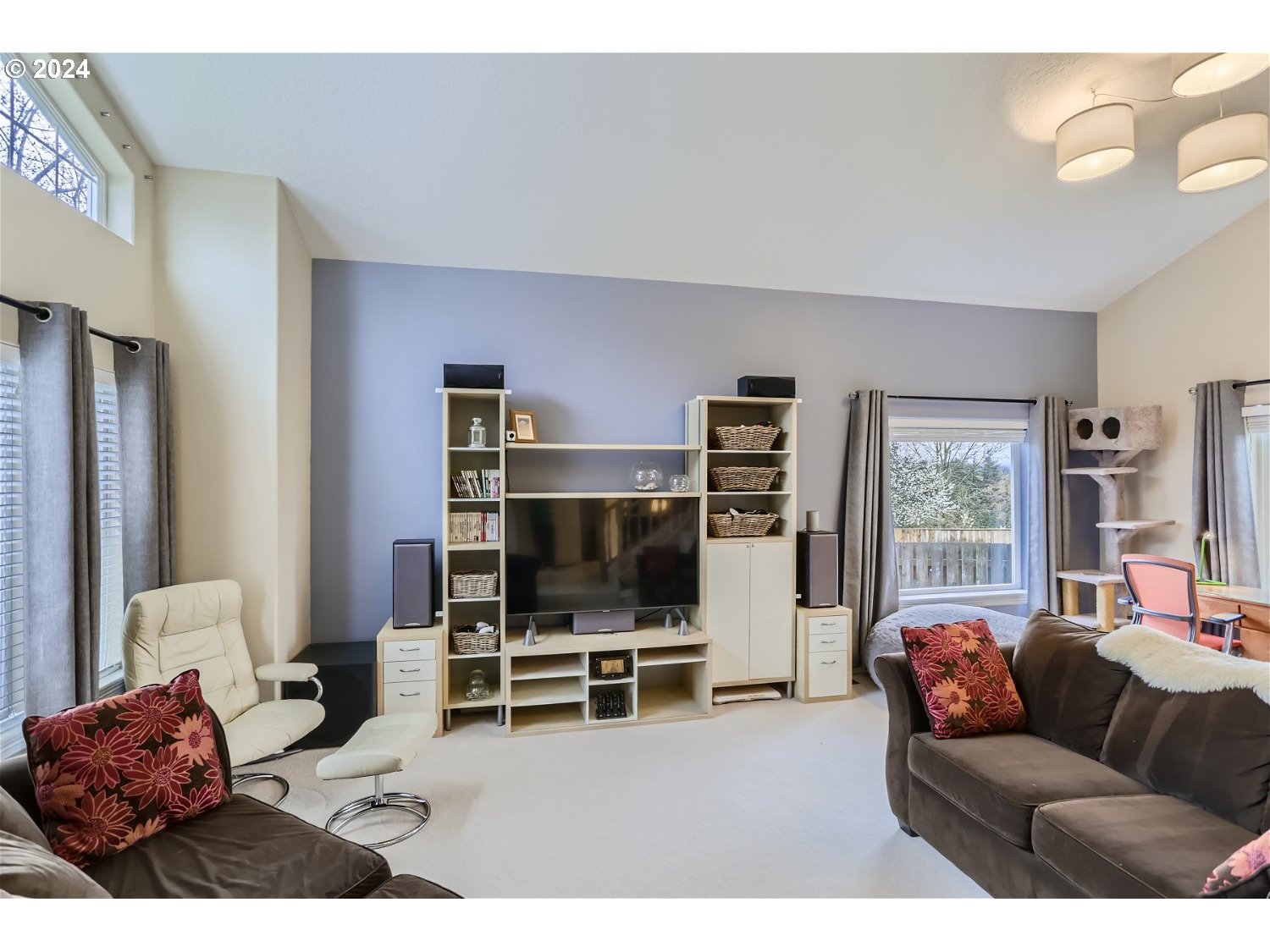1872 SW HASKINS CT