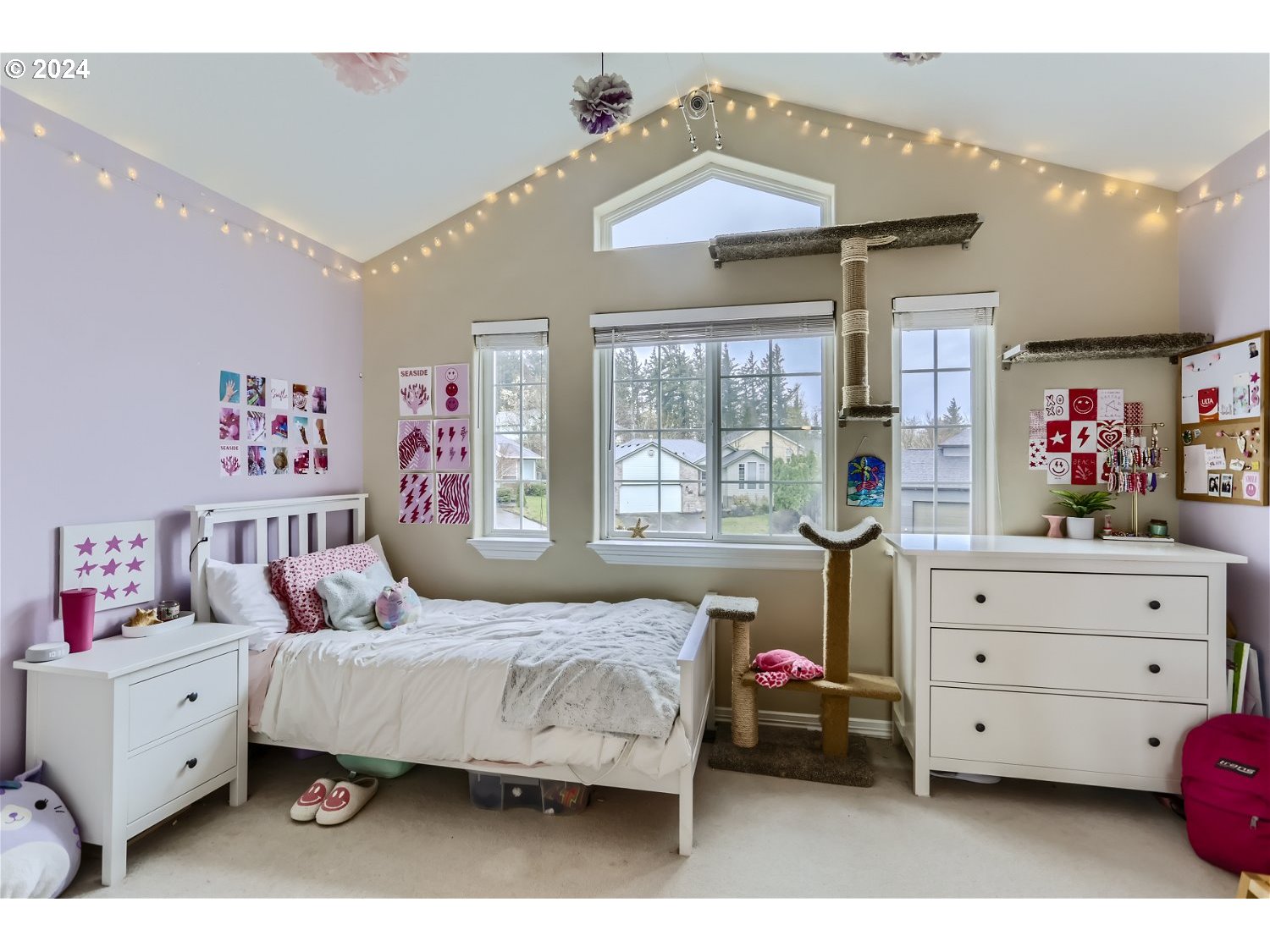 1872 SW HASKINS CT