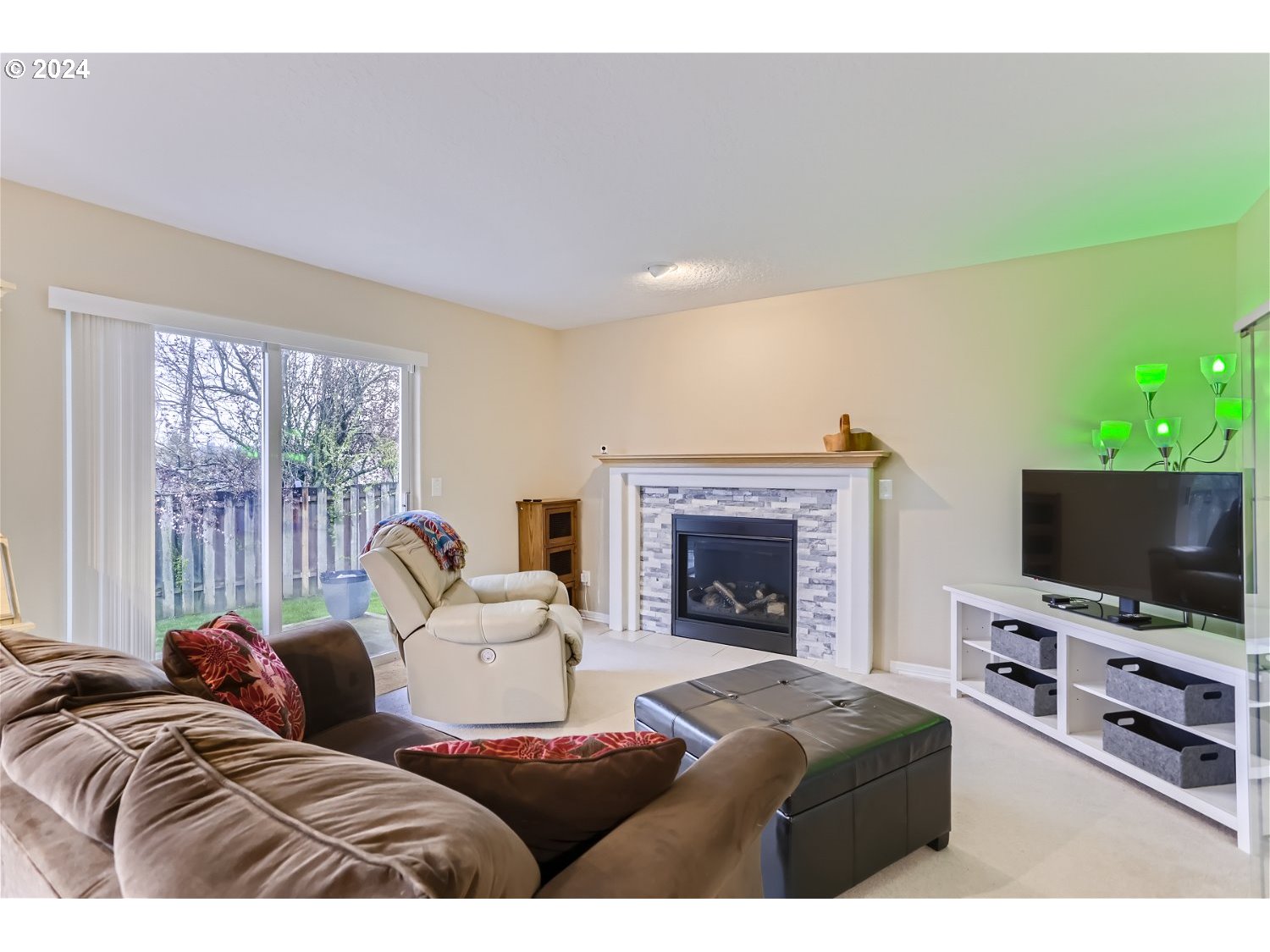 1872 SW HASKINS CT