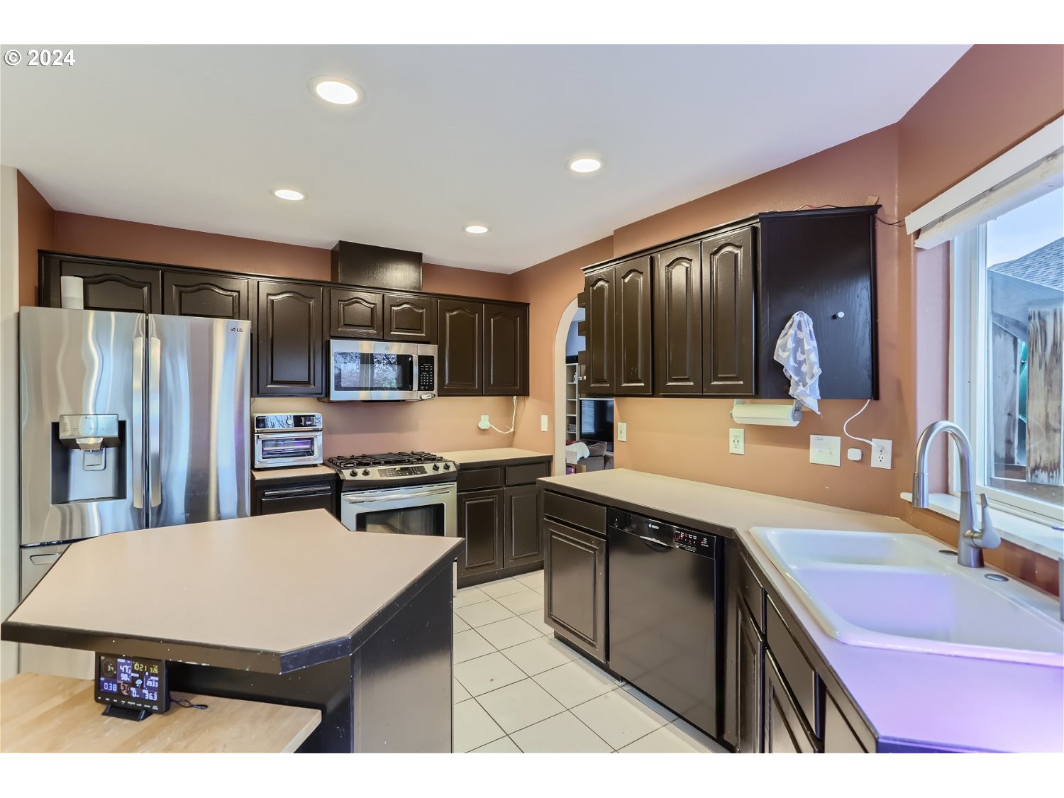1872 SW HASKINS CT