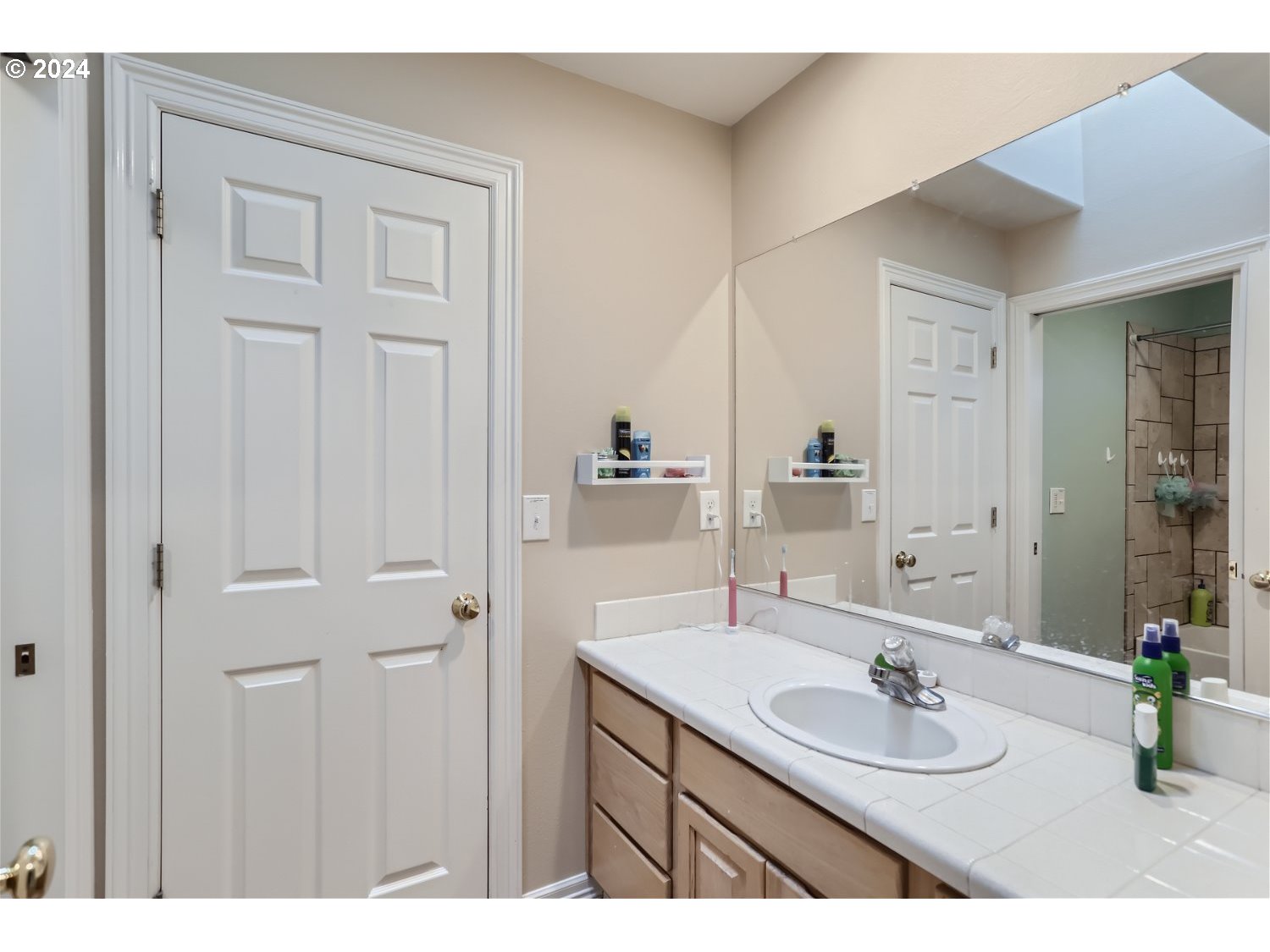 1872 SW HASKINS CT