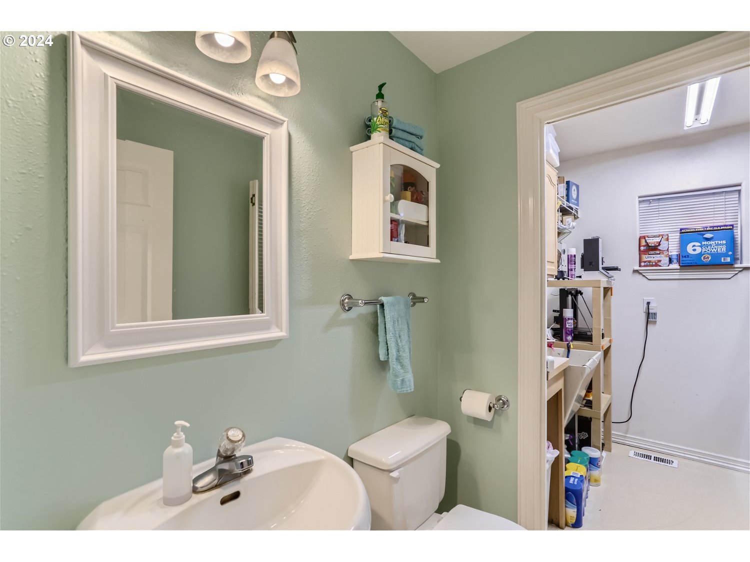 1872 SW HASKINS CT
