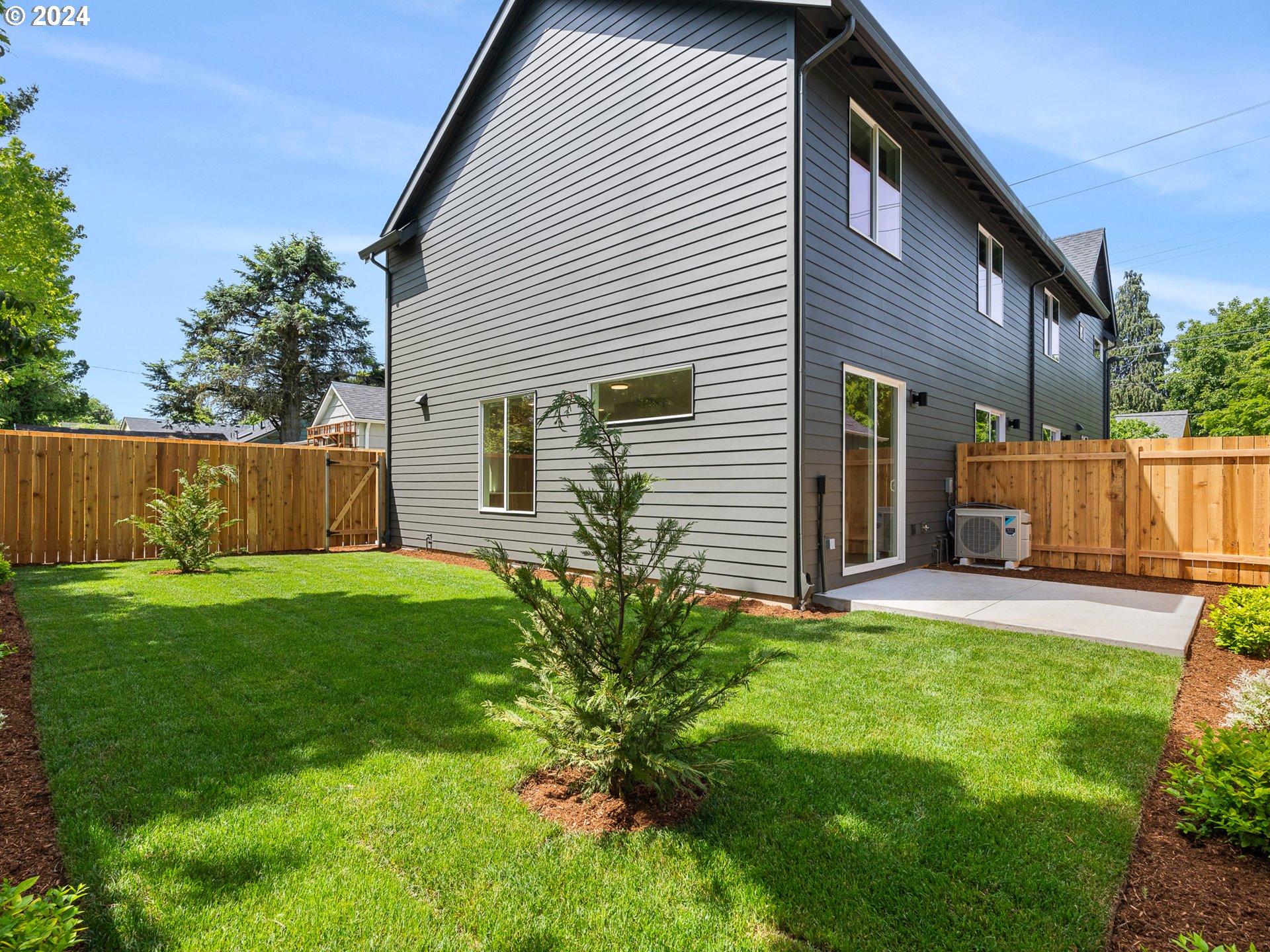 9060 N Buchanan AVE 1