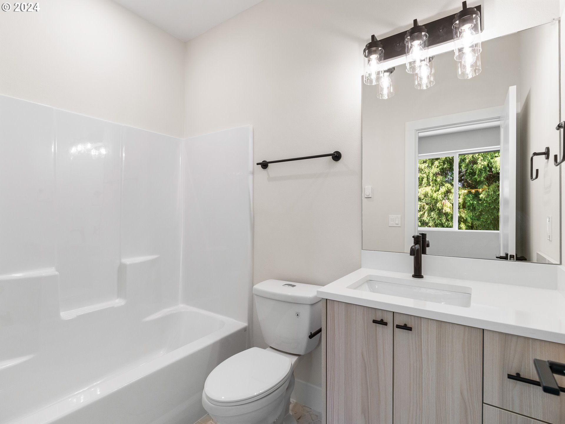 9060 N Buchanan AVE 1