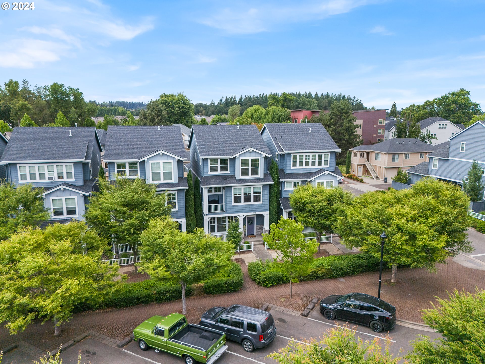 29029 SW VILLEBOIS DR