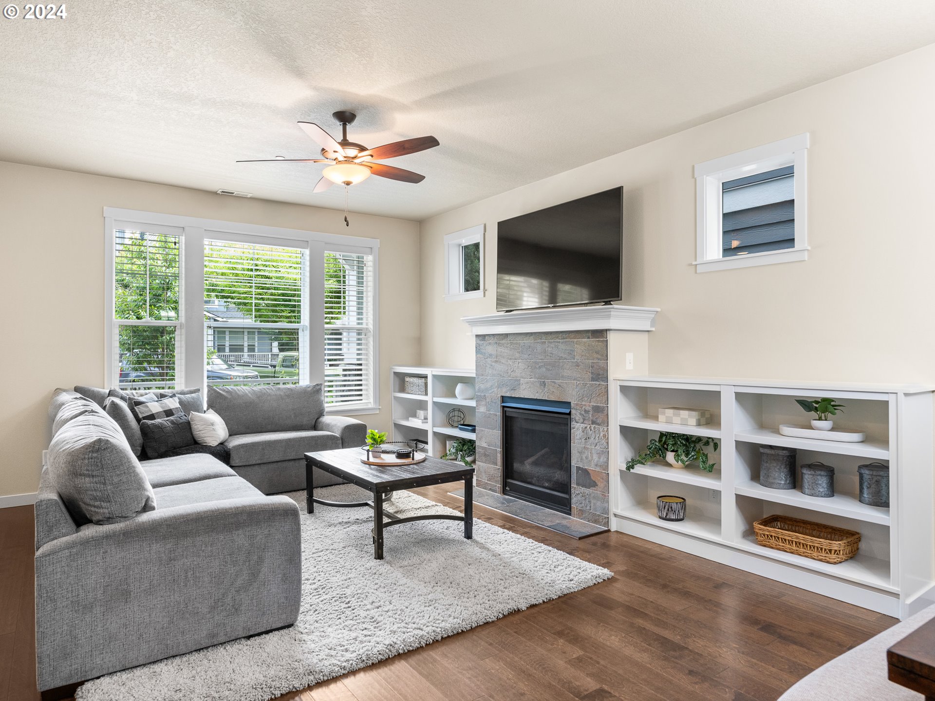 29029 SW VILLEBOIS DR