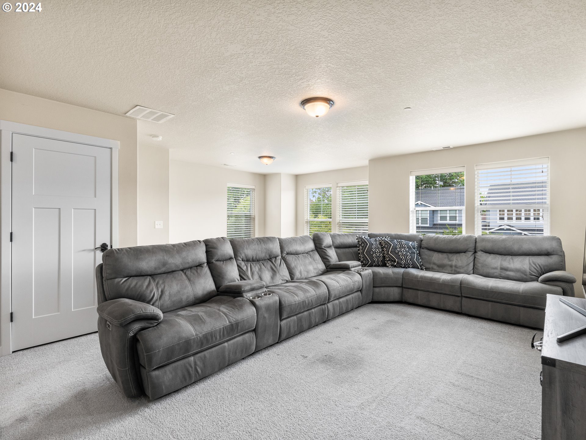 29029 SW VILLEBOIS DR