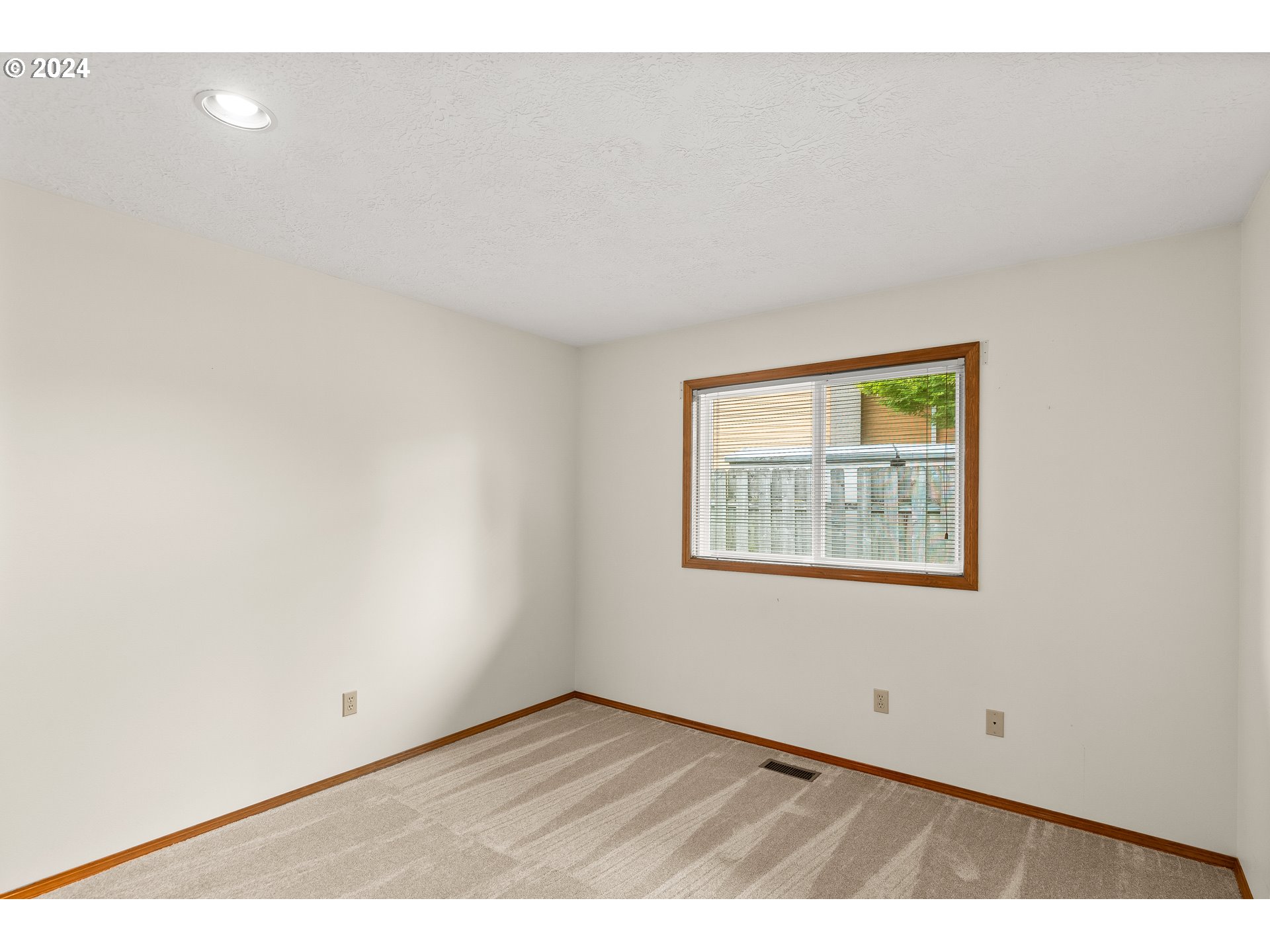 16748 NE SAN RAFAEL DR