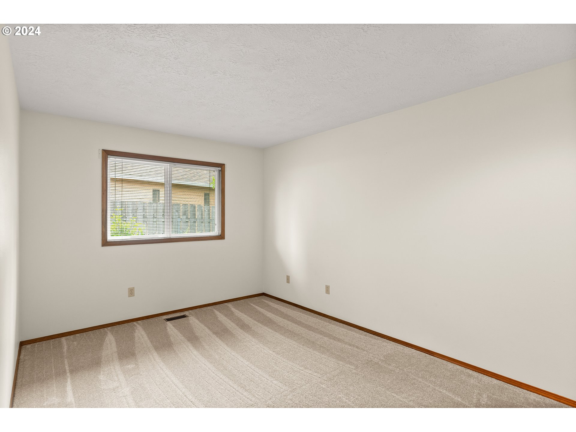 16748 NE SAN RAFAEL DR