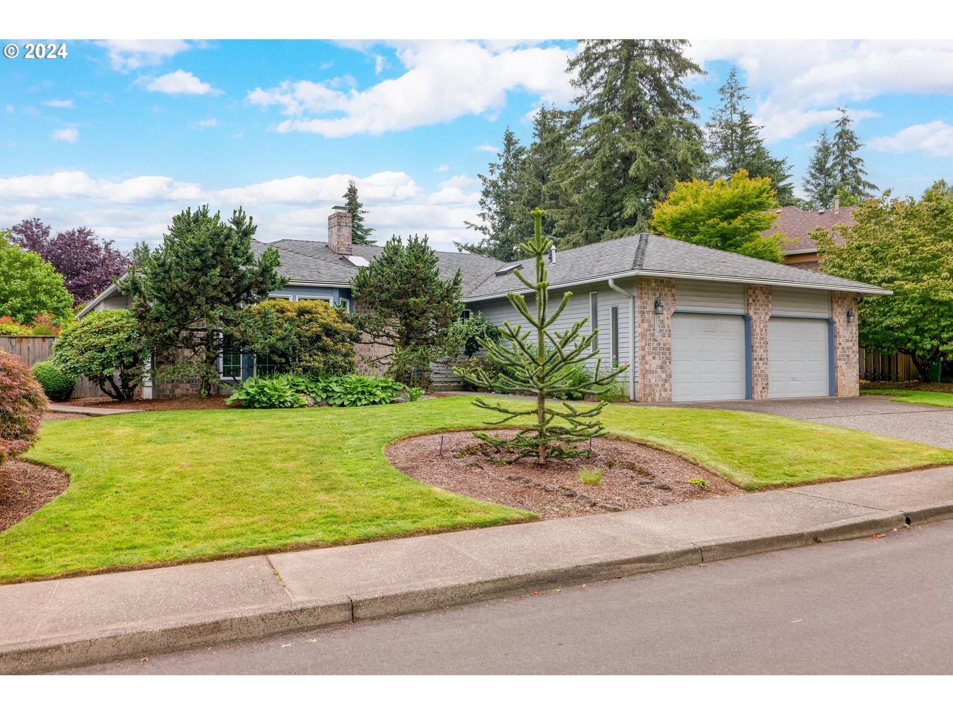 16748 NE SAN RAFAEL DR