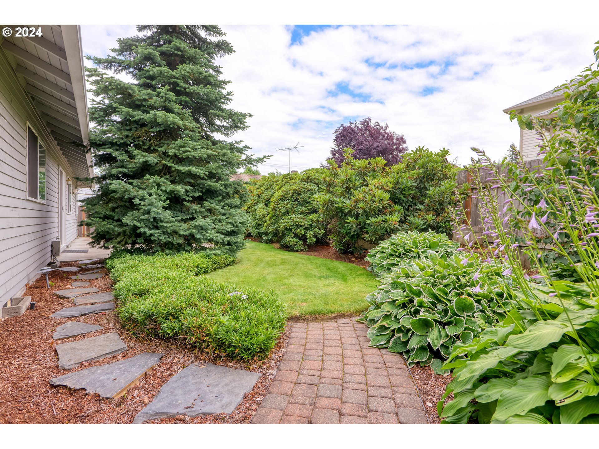 16748 NE SAN RAFAEL DR