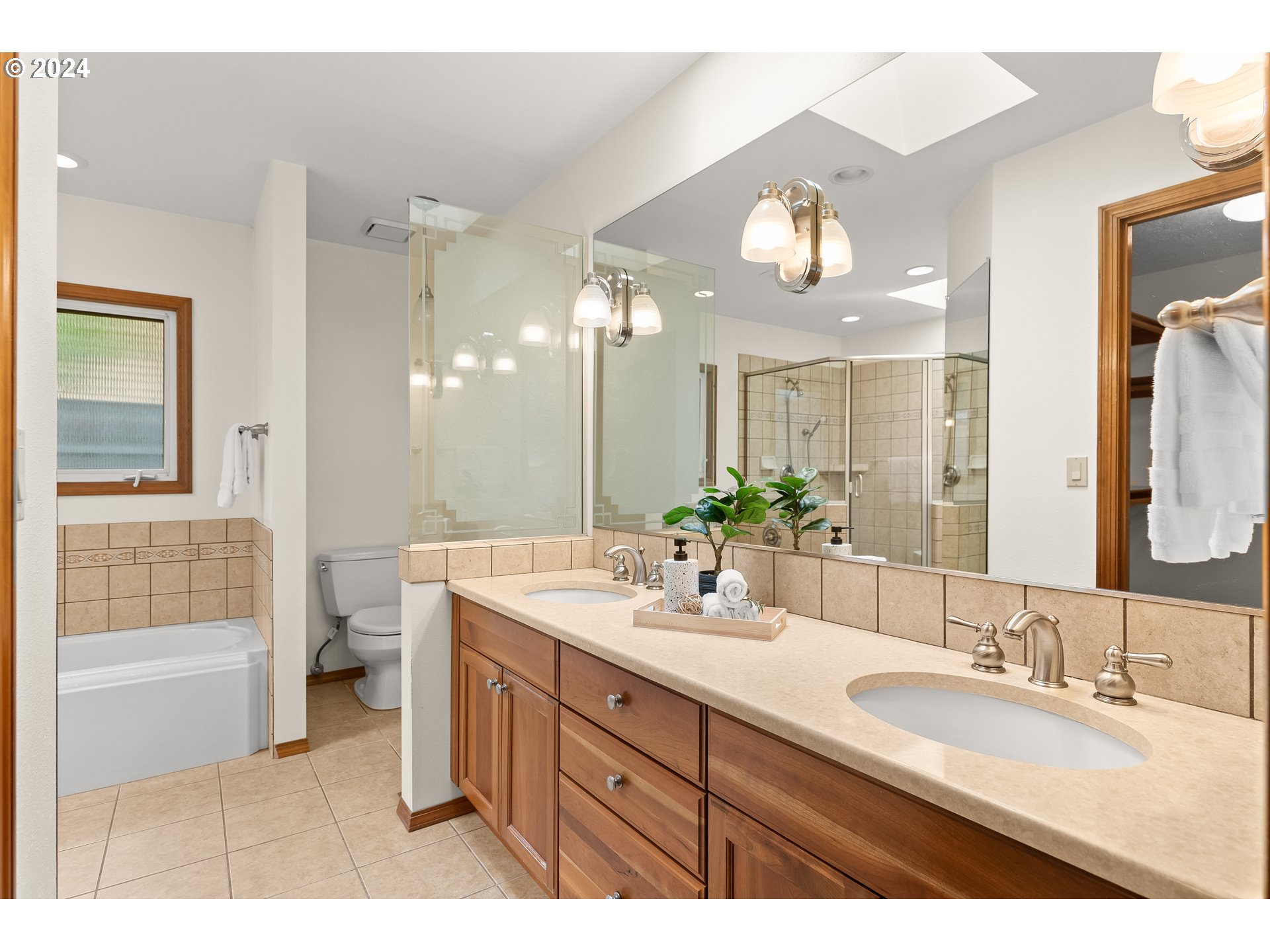 16748 NE SAN RAFAEL DR