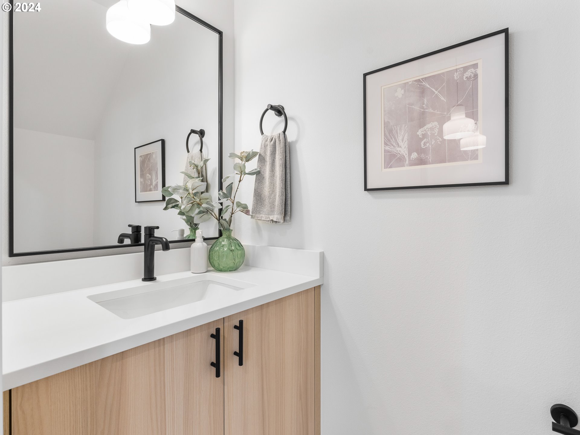 4366 N Gantenbein AVE 1