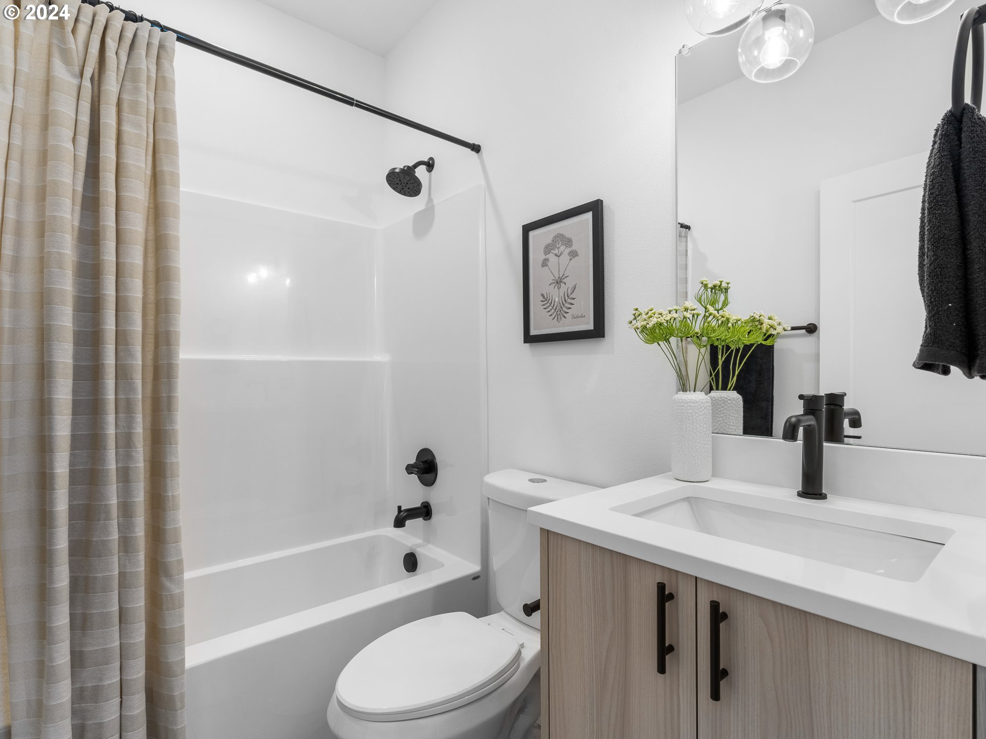 4366 N Gantenbein AVE 1