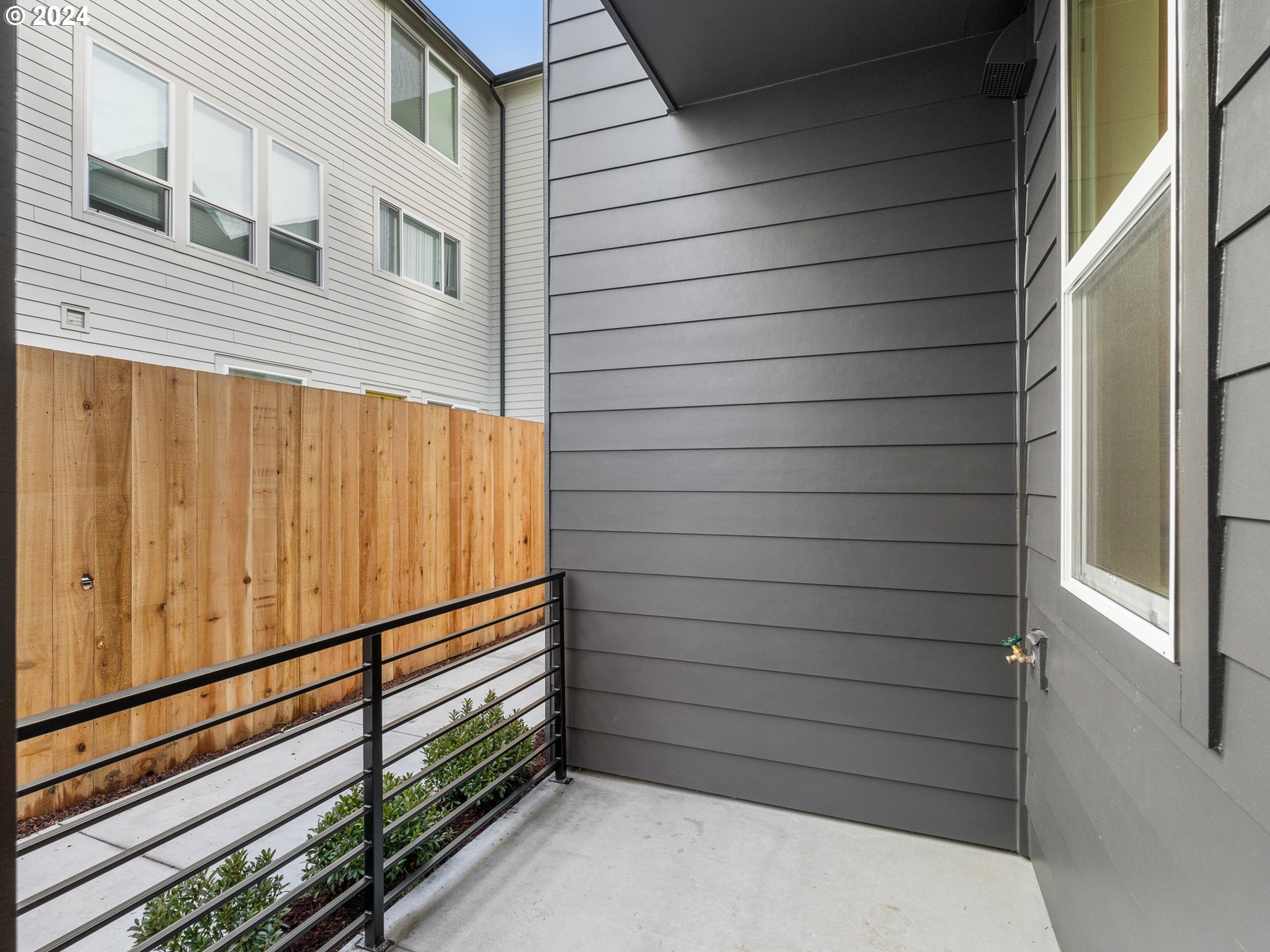 4366 N Gantenbein AVE 1