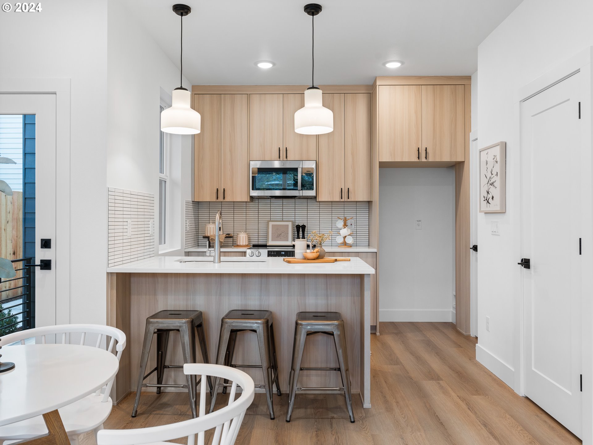 4366 N Gantenbein AVE 1