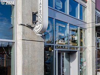 1811 NW COUCH ST 406