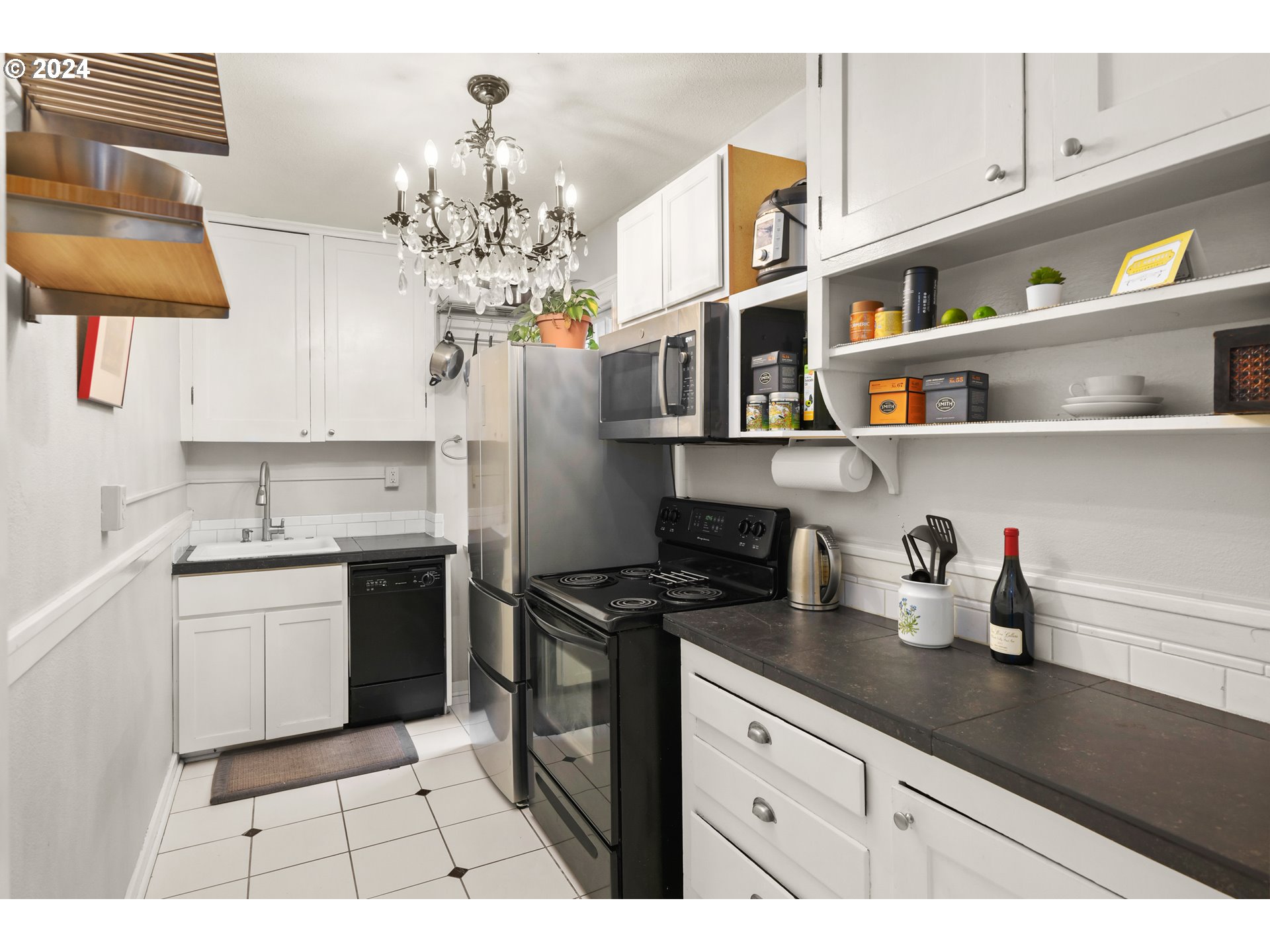 1811 NW COUCH ST 406