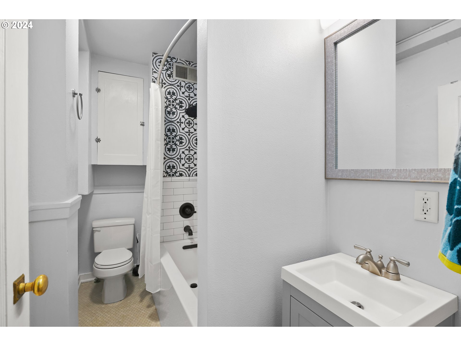 1811 NW COUCH ST 406