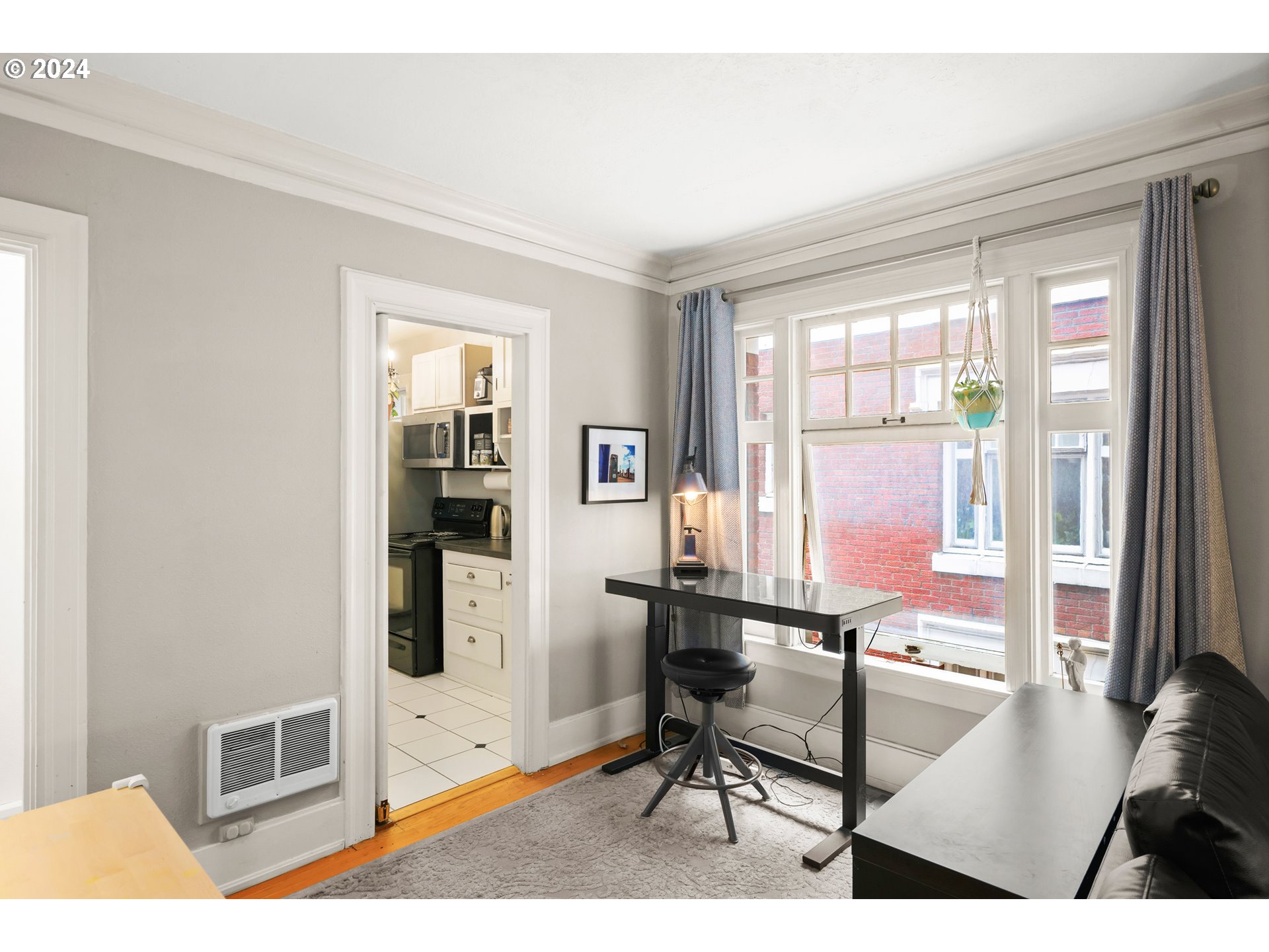 1811 NW COUCH ST 406