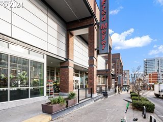 1811 NW COUCH ST 406