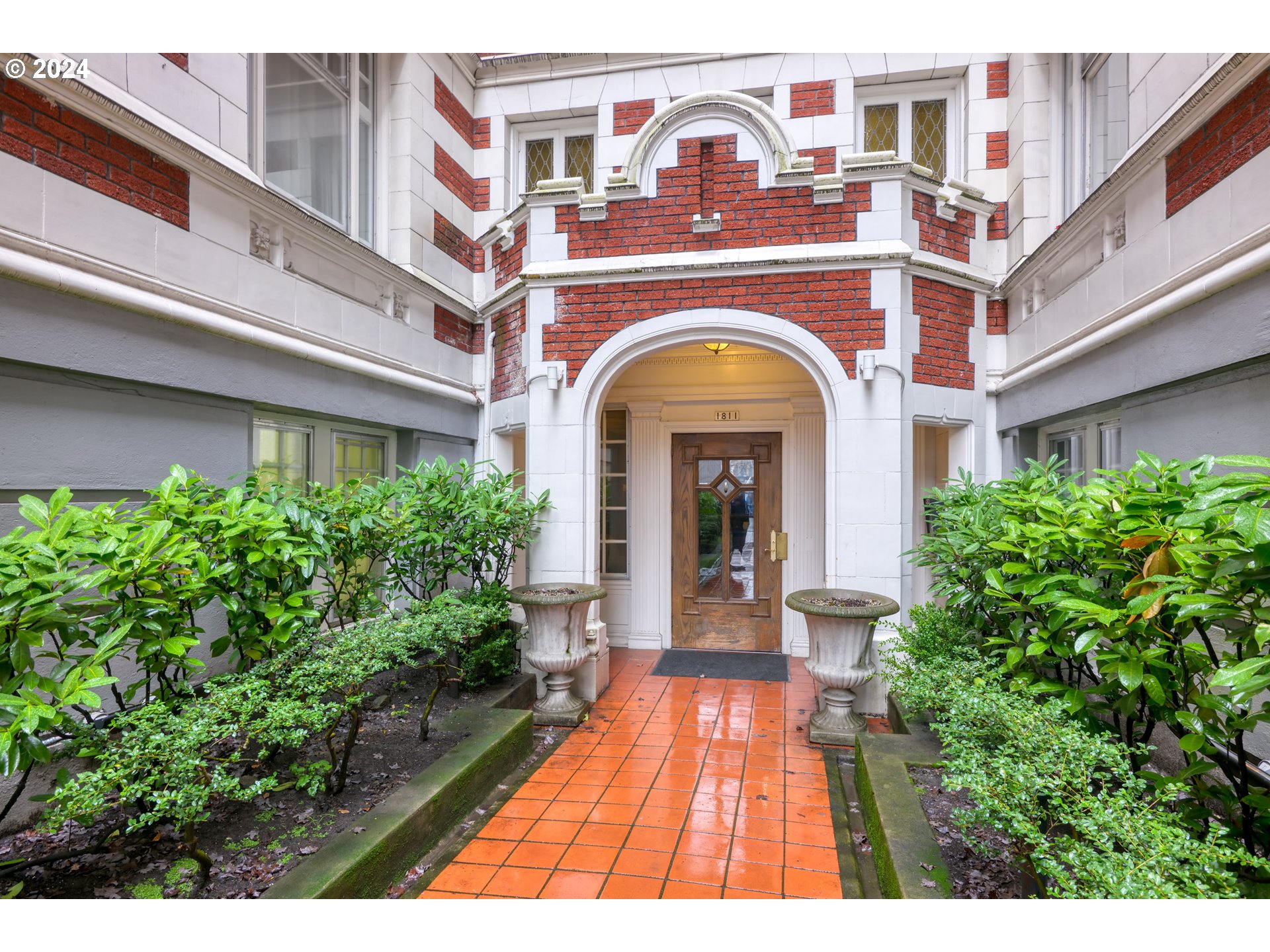 1811 NW COUCH ST 406