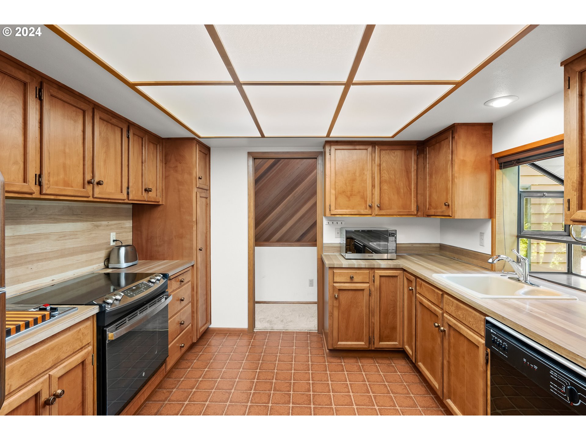 3264 GLEN CREEK RD NW