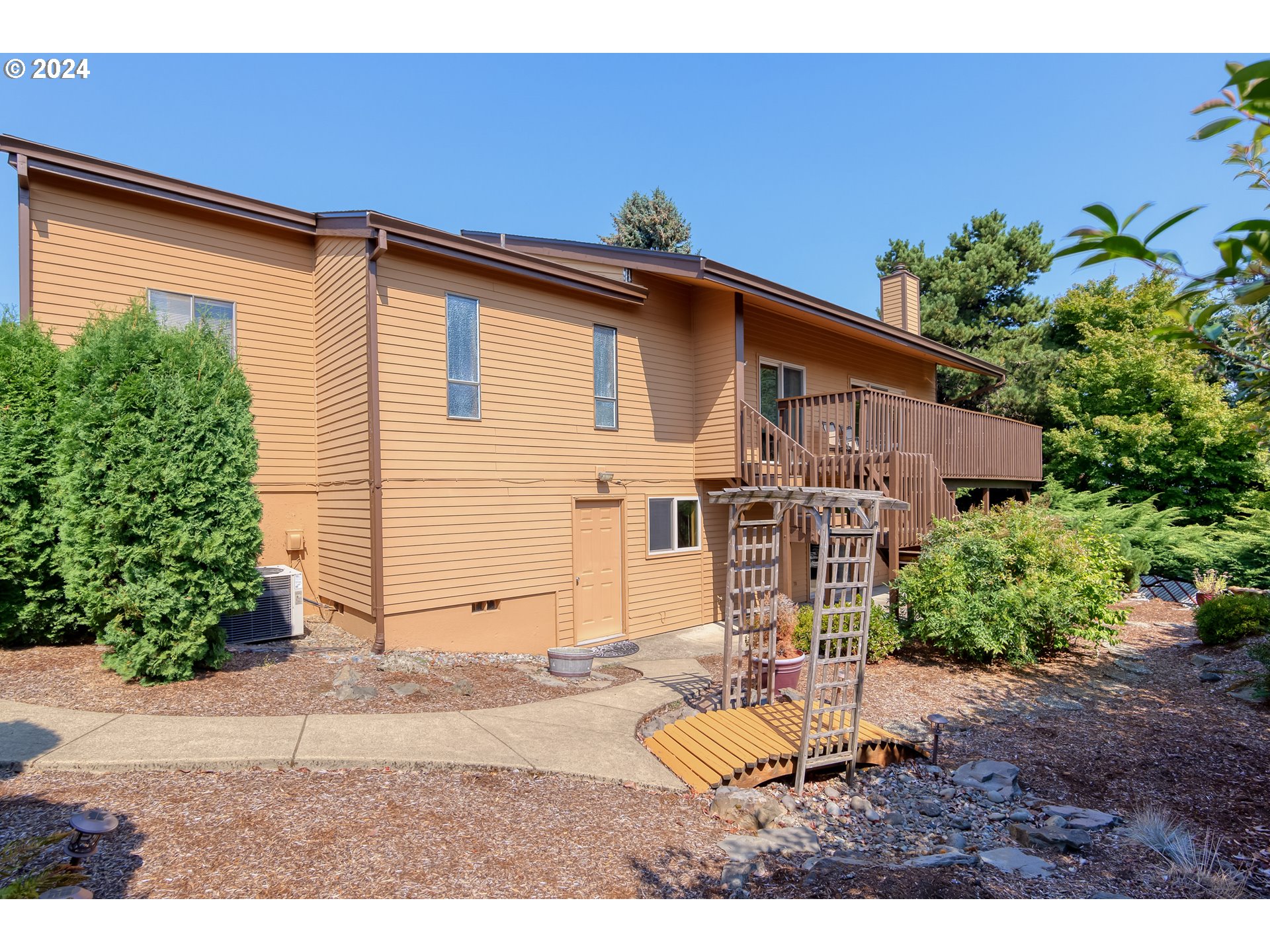 3264 GLEN CREEK RD NW