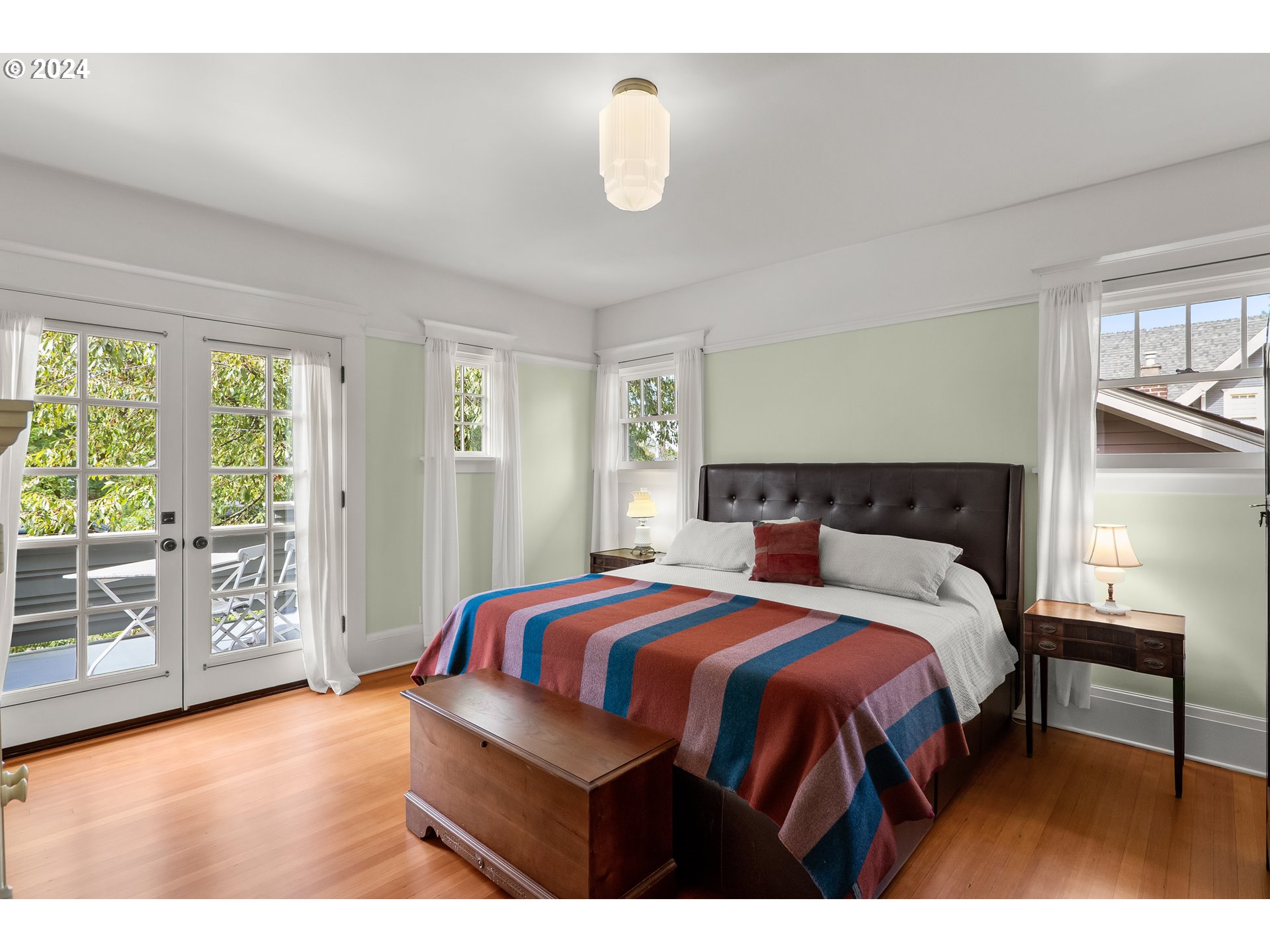 2400 NE 25TH AVE