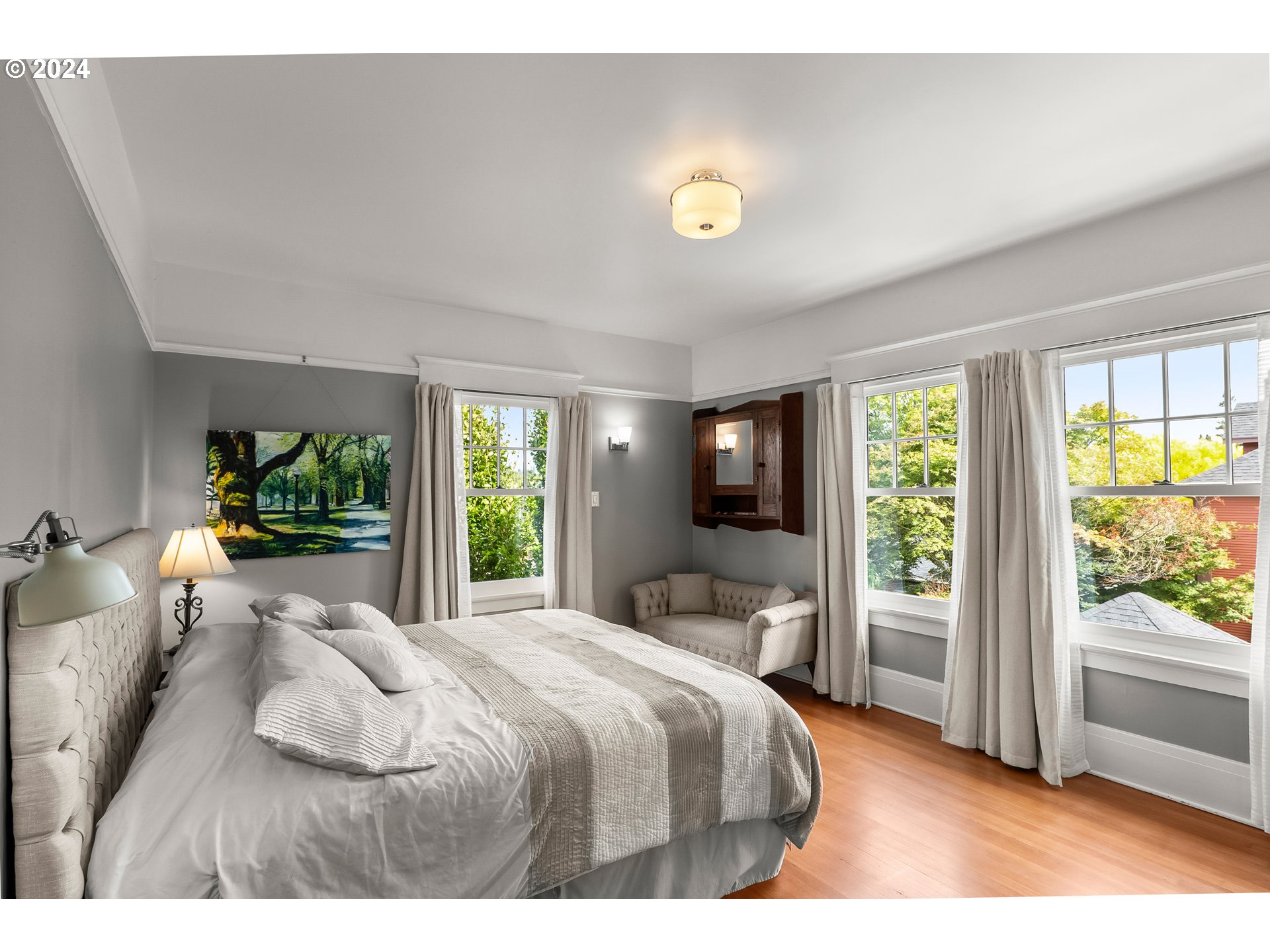 2400 NE 25TH AVE