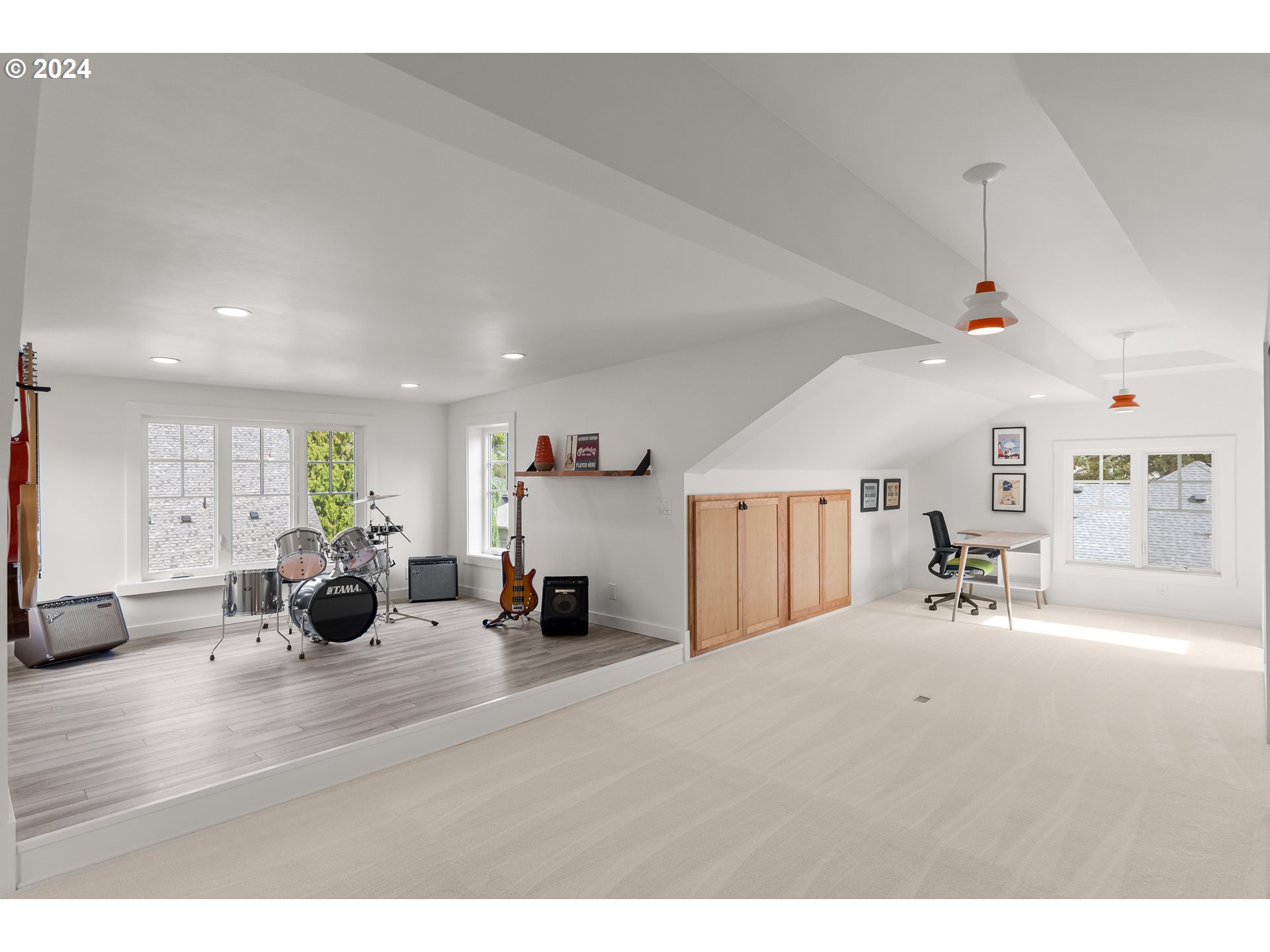 2400 NE 25TH AVE