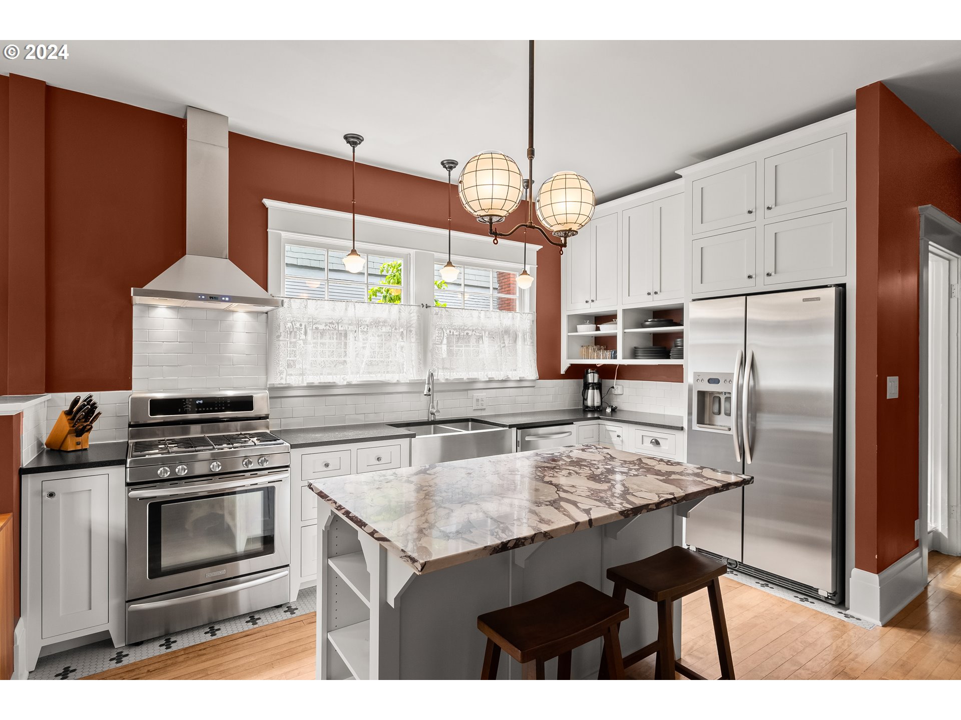 2400 NE 25TH AVE