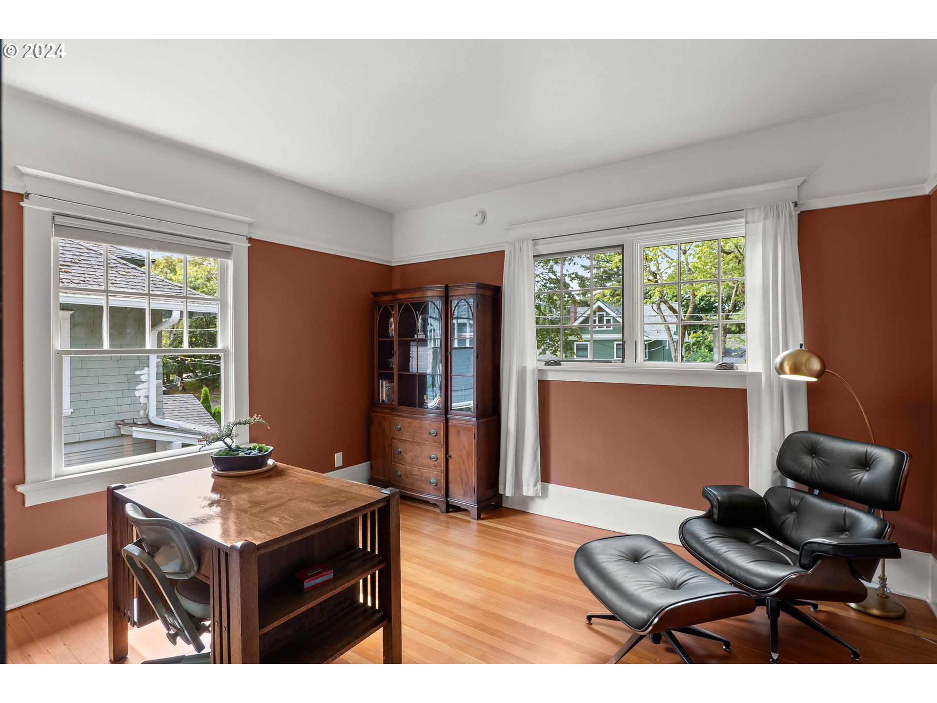 2400 NE 25TH AVE