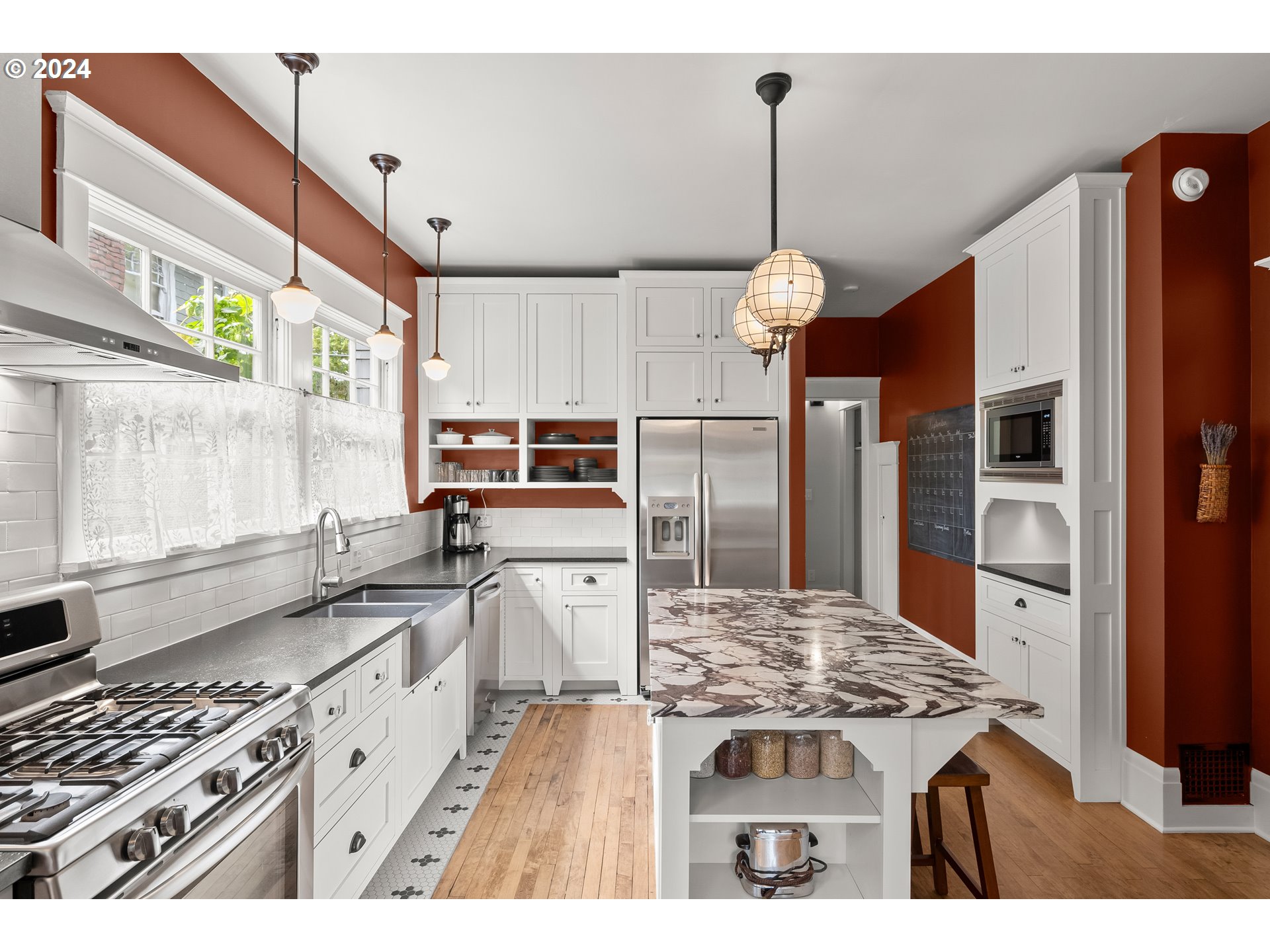 2400 NE 25TH AVE