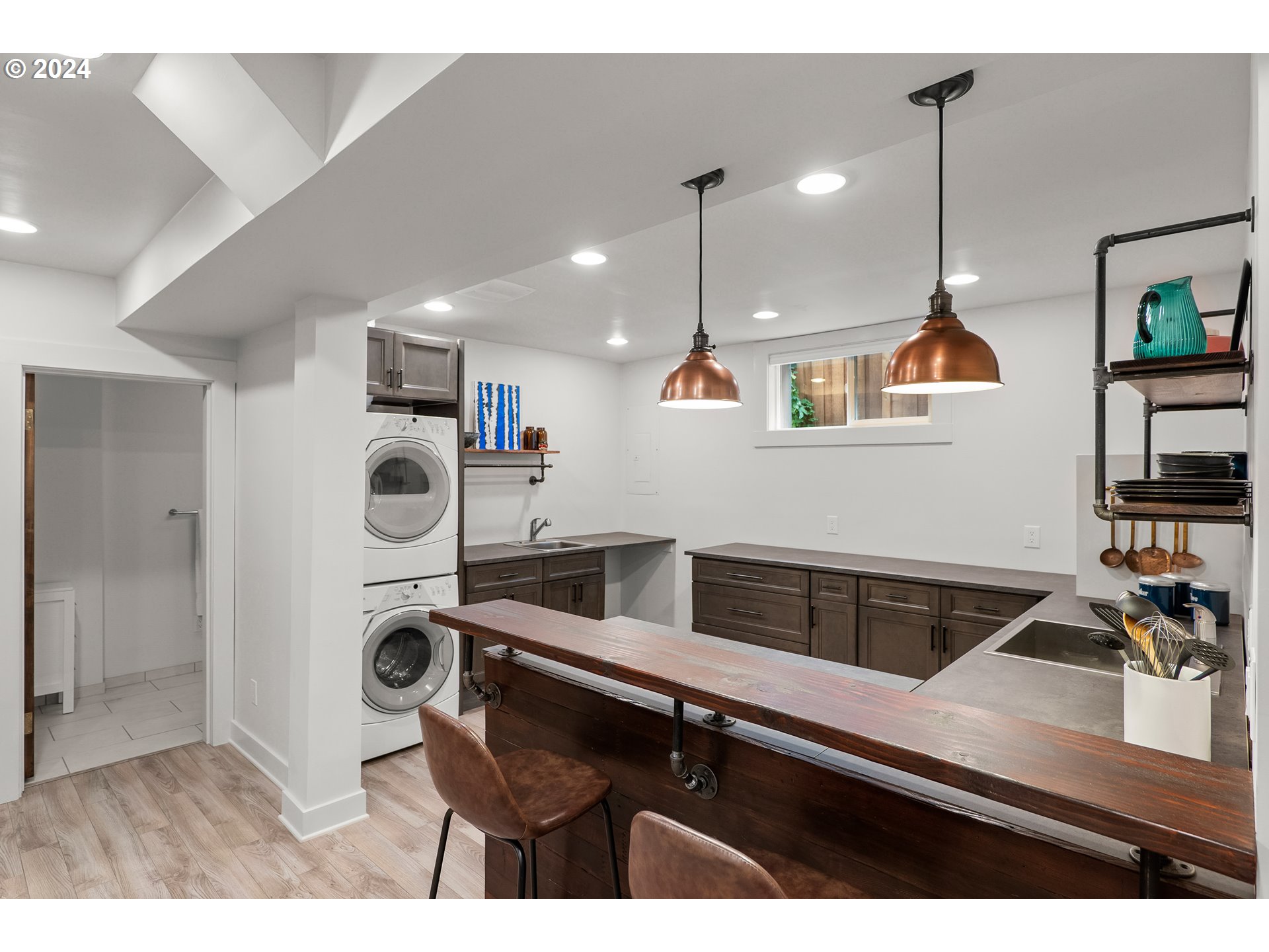 2400 NE 25TH AVE