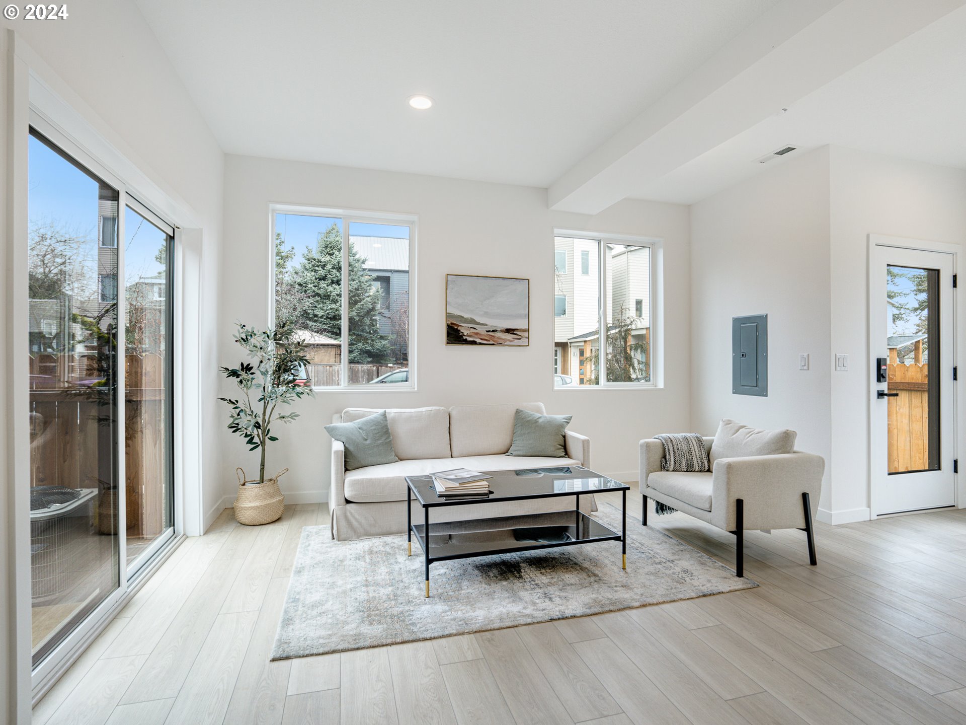 5926 N Michigan AVE 2