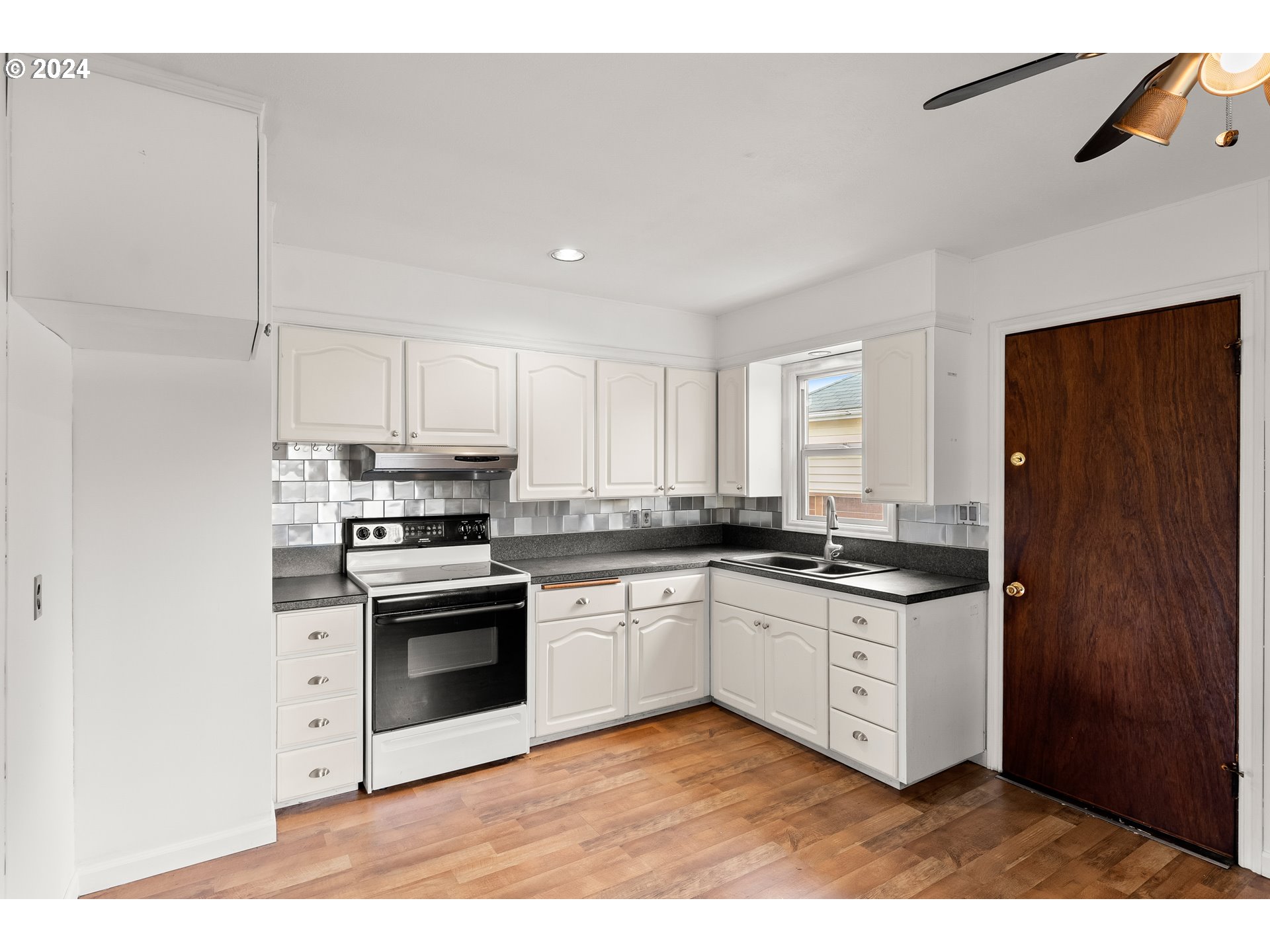 3592 SE GLADSTONE ST