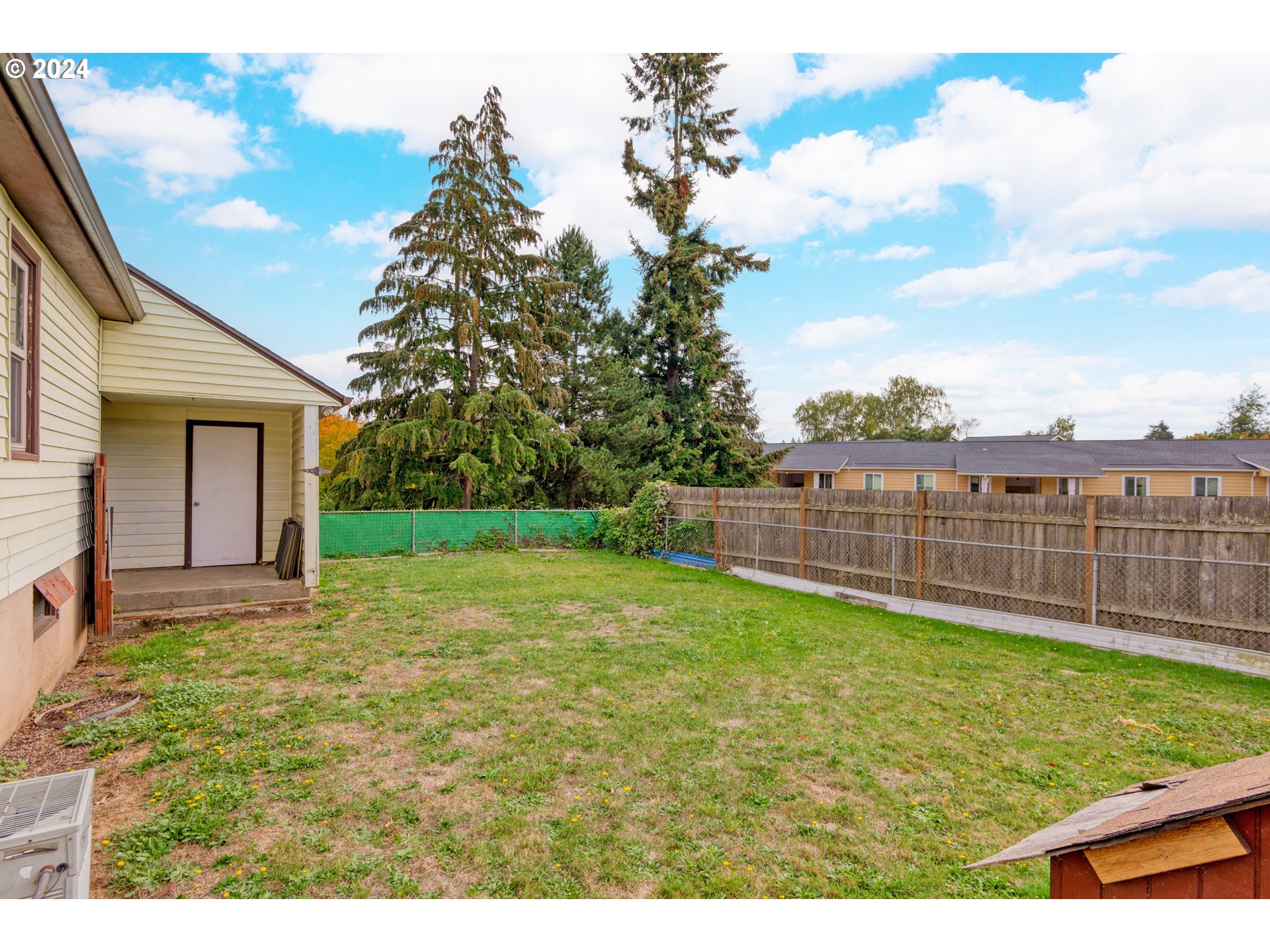 3592 SE GLADSTONE ST