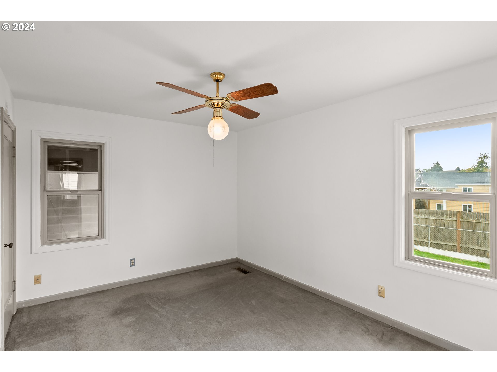 3592 SE GLADSTONE ST