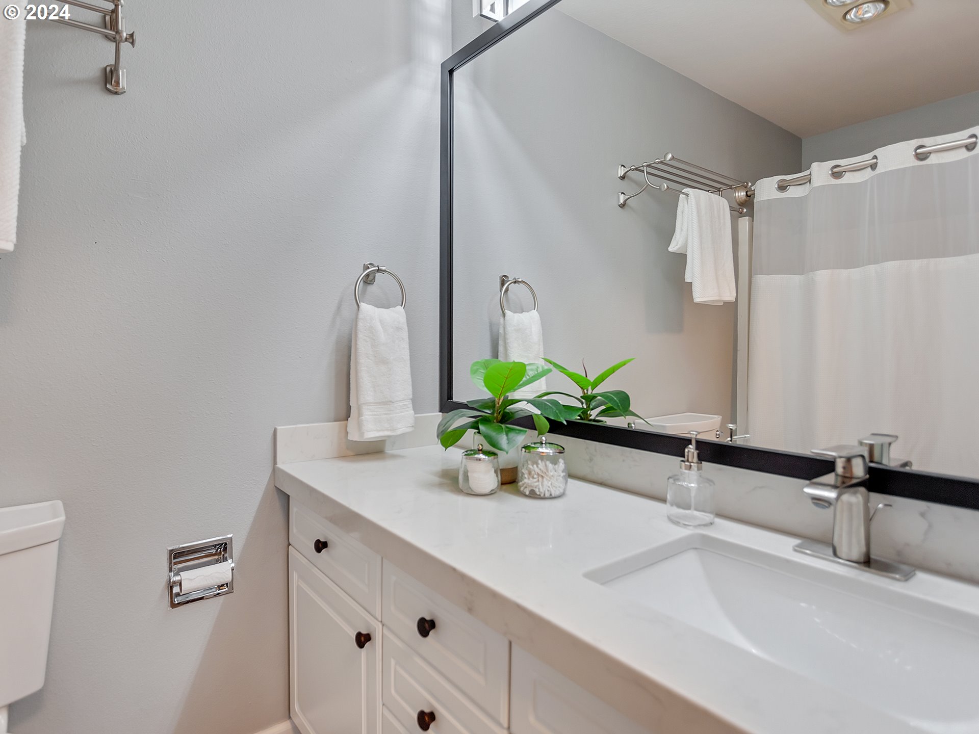 5110 S LANDING DR 106