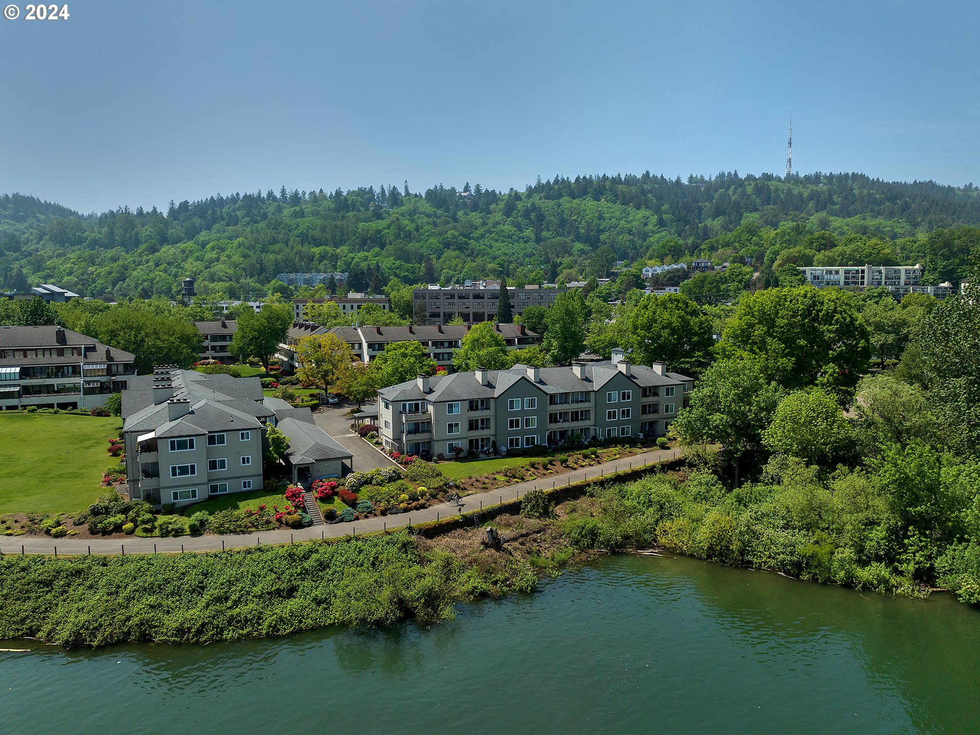 5110 S LANDING DR 106