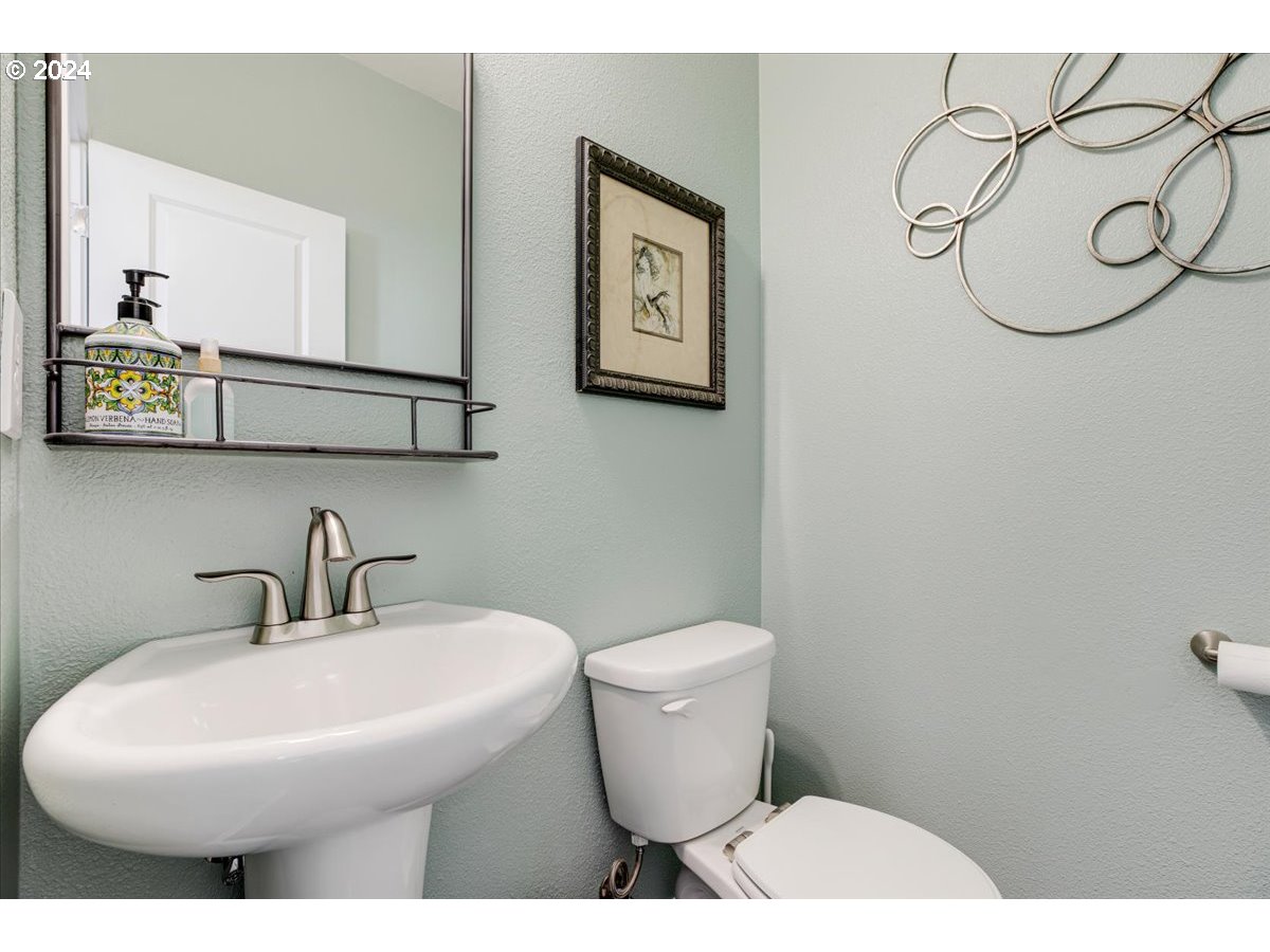 28395 SW VILLEBOIS DR N