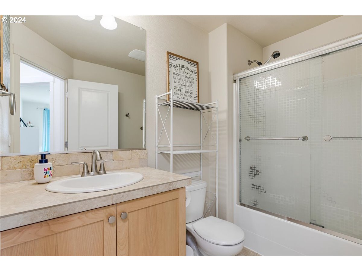 28395 SW VILLEBOIS DR N