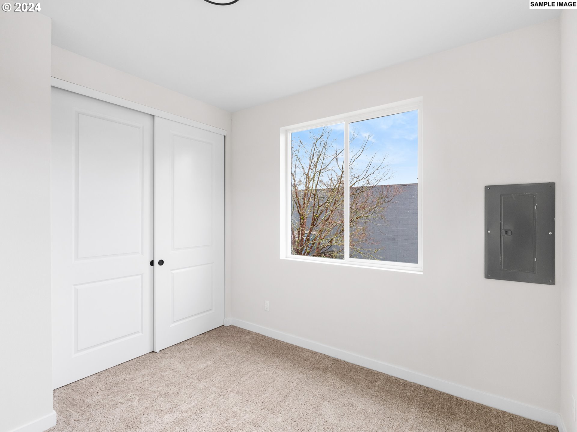 5542 SE Center ST 2, Portland Unit: 2