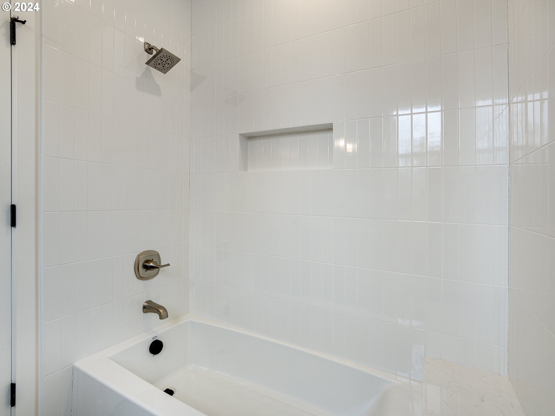 5922 N Michigan AVE 1