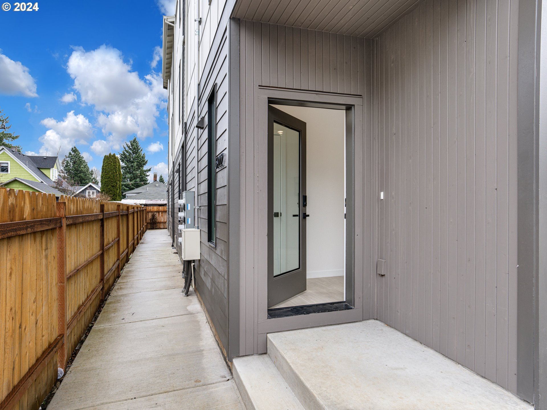 5922 N Michigan AVE 1