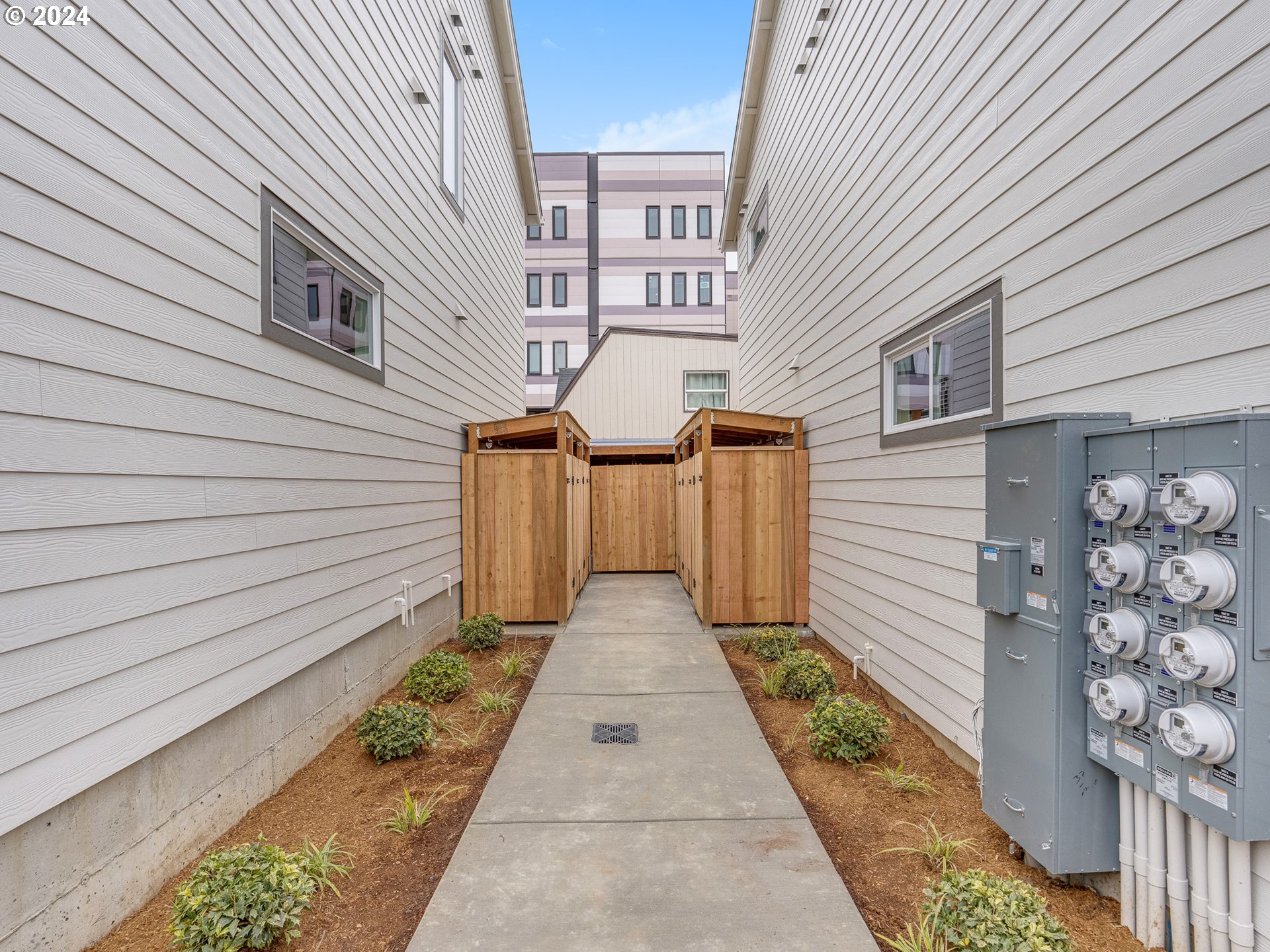 5877 NE Prescott ST 11